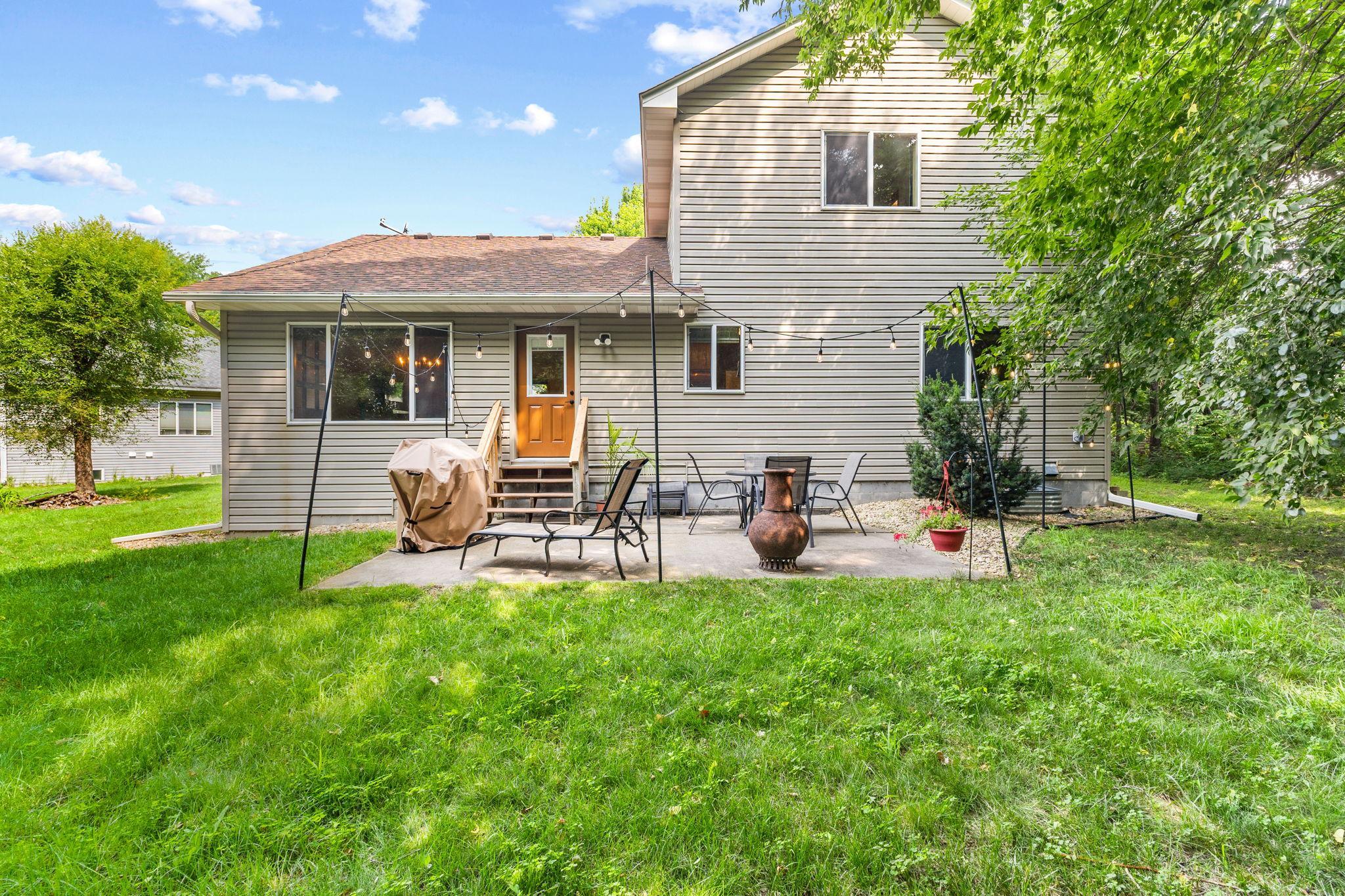 23593 Flora Court Nw Property Photo 4