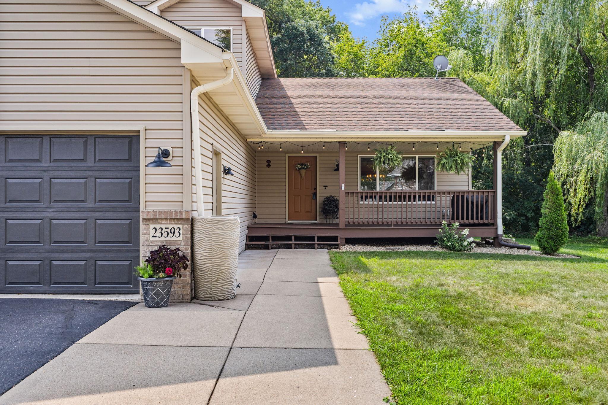 23593 Flora Court Nw Property Photo 6