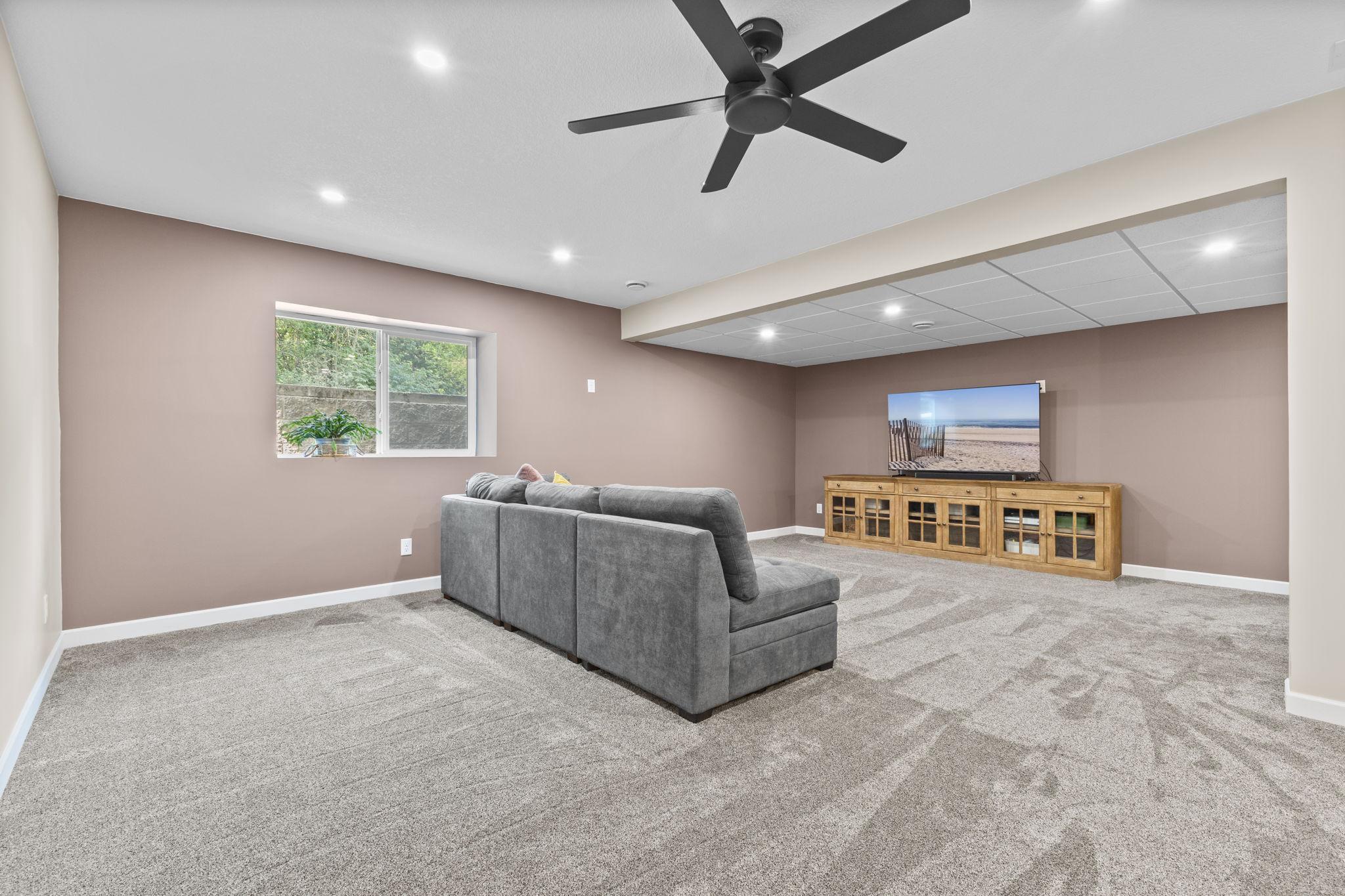 23593 Flora Court Nw Property Photo 37