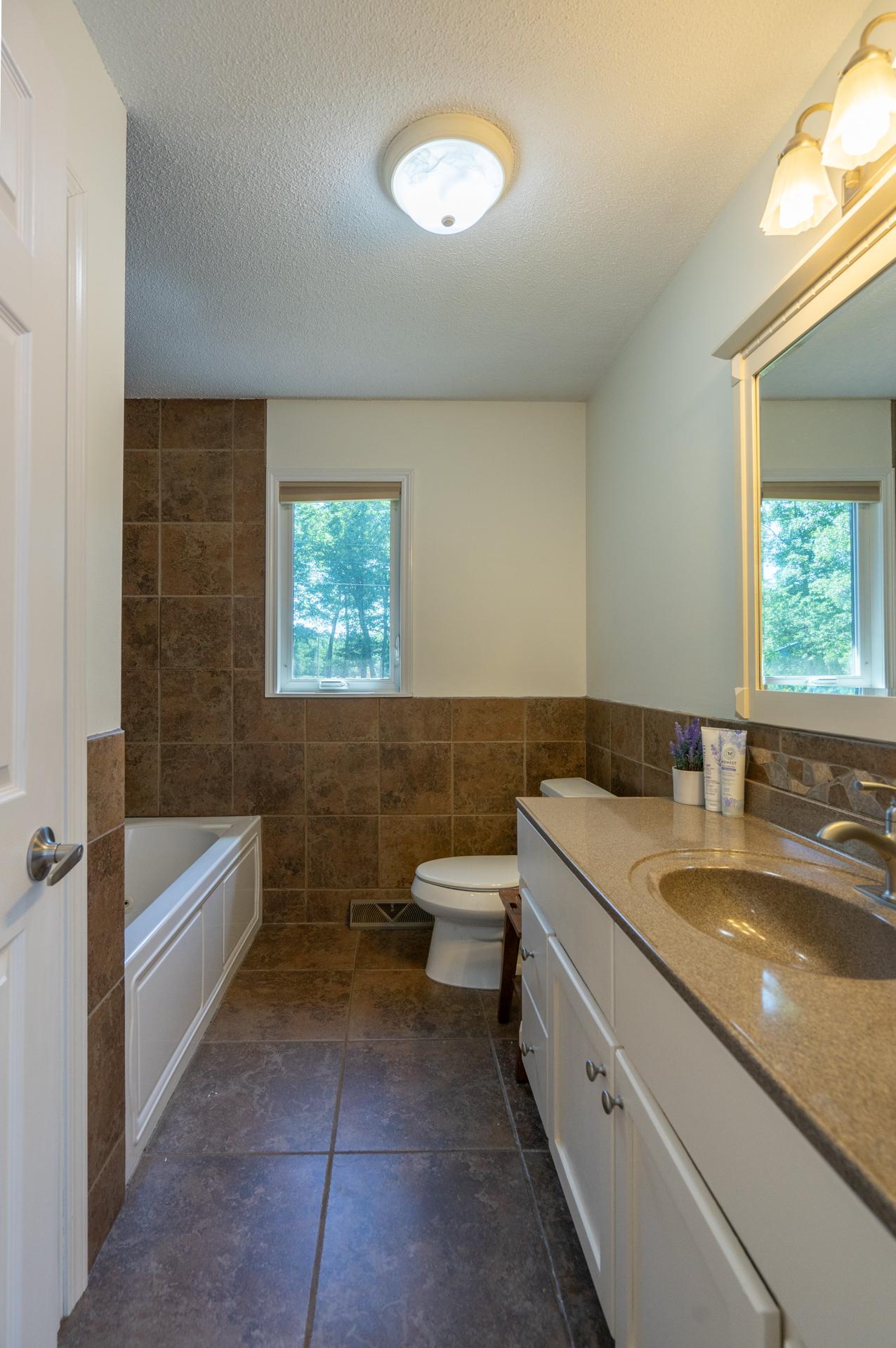 13498 Meredith Drive Property Photo 22