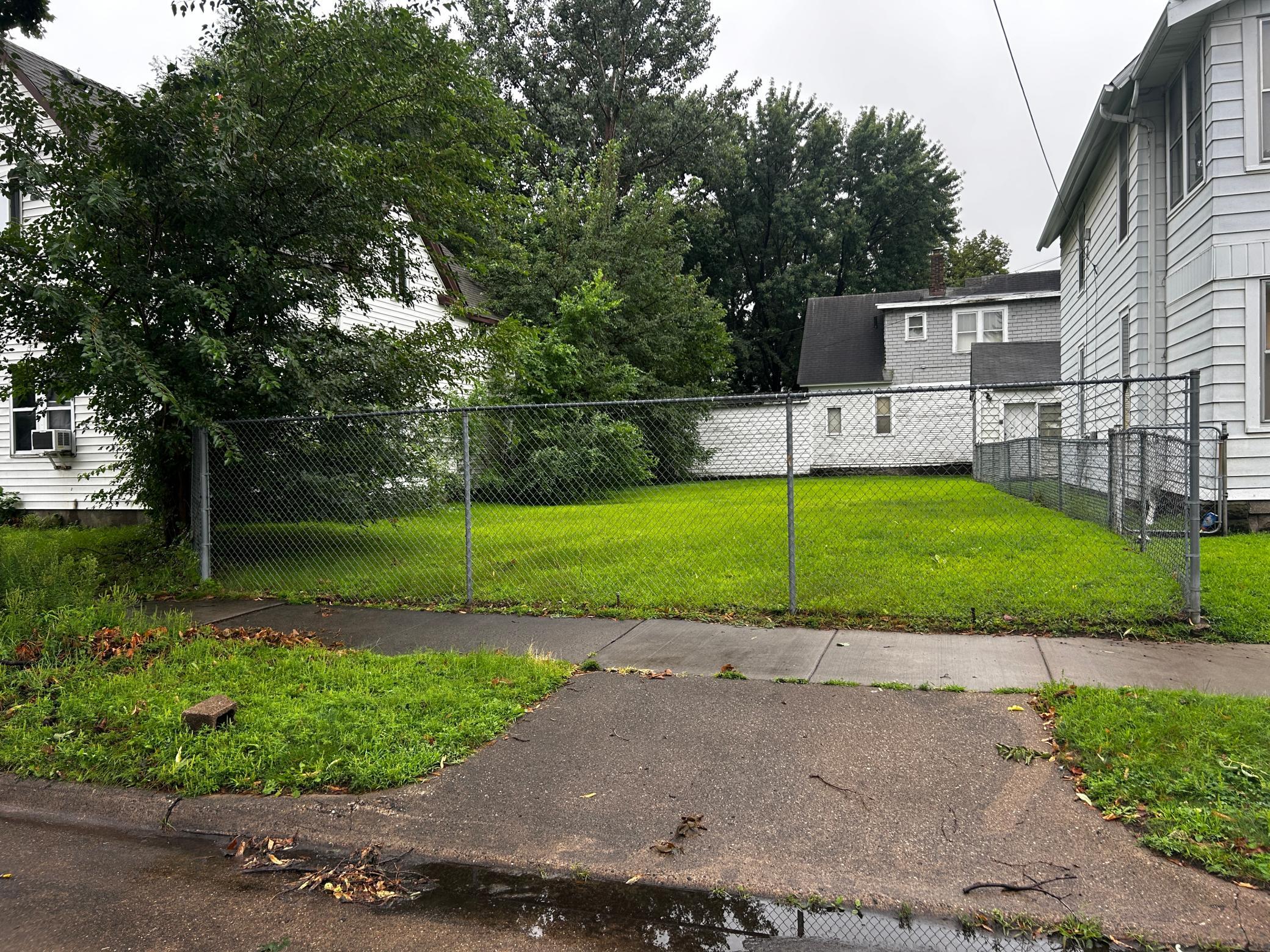 1004 20th Avenue Ne Property Photo 1
