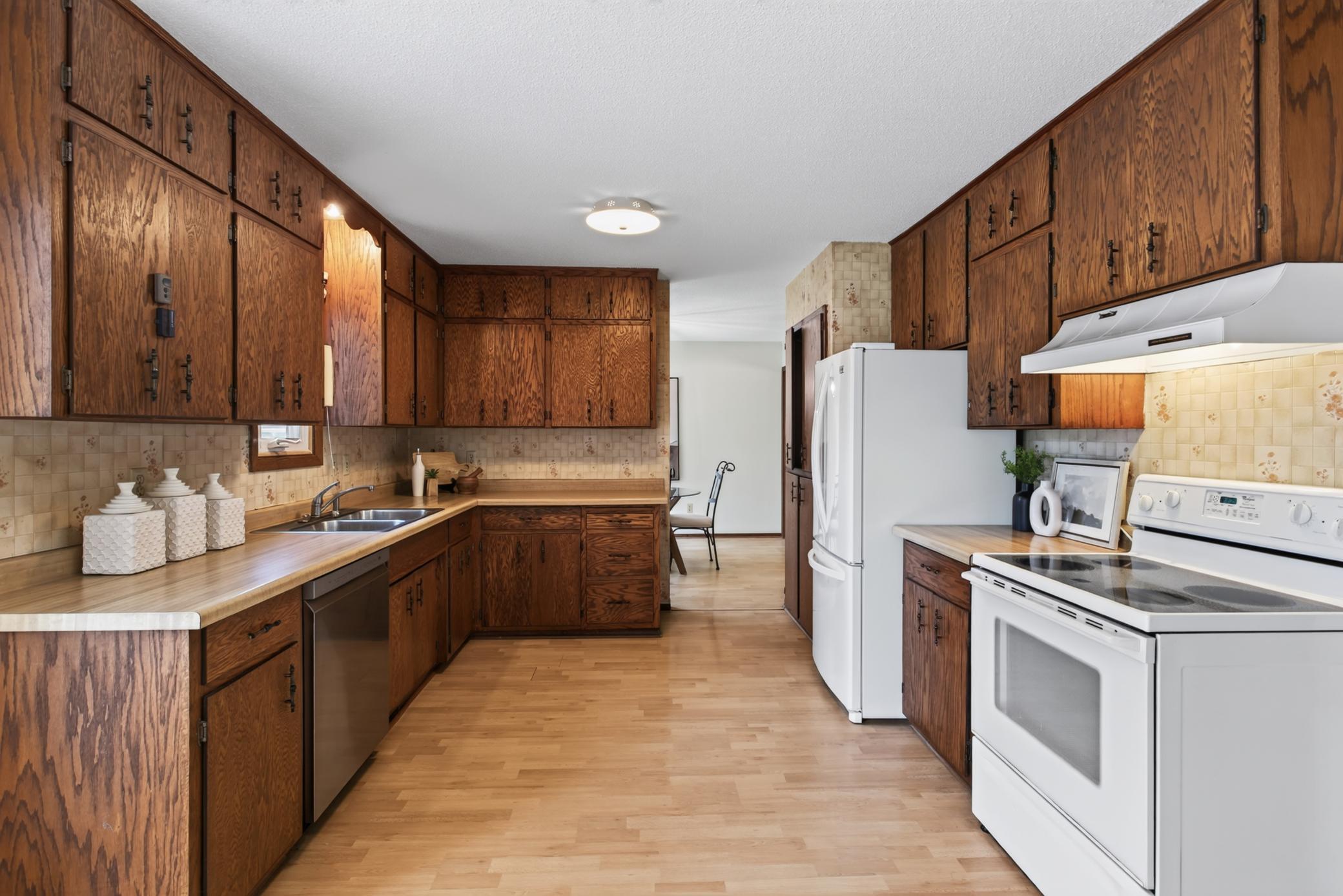 1772 Eldridge Avenue W Property Photo 7