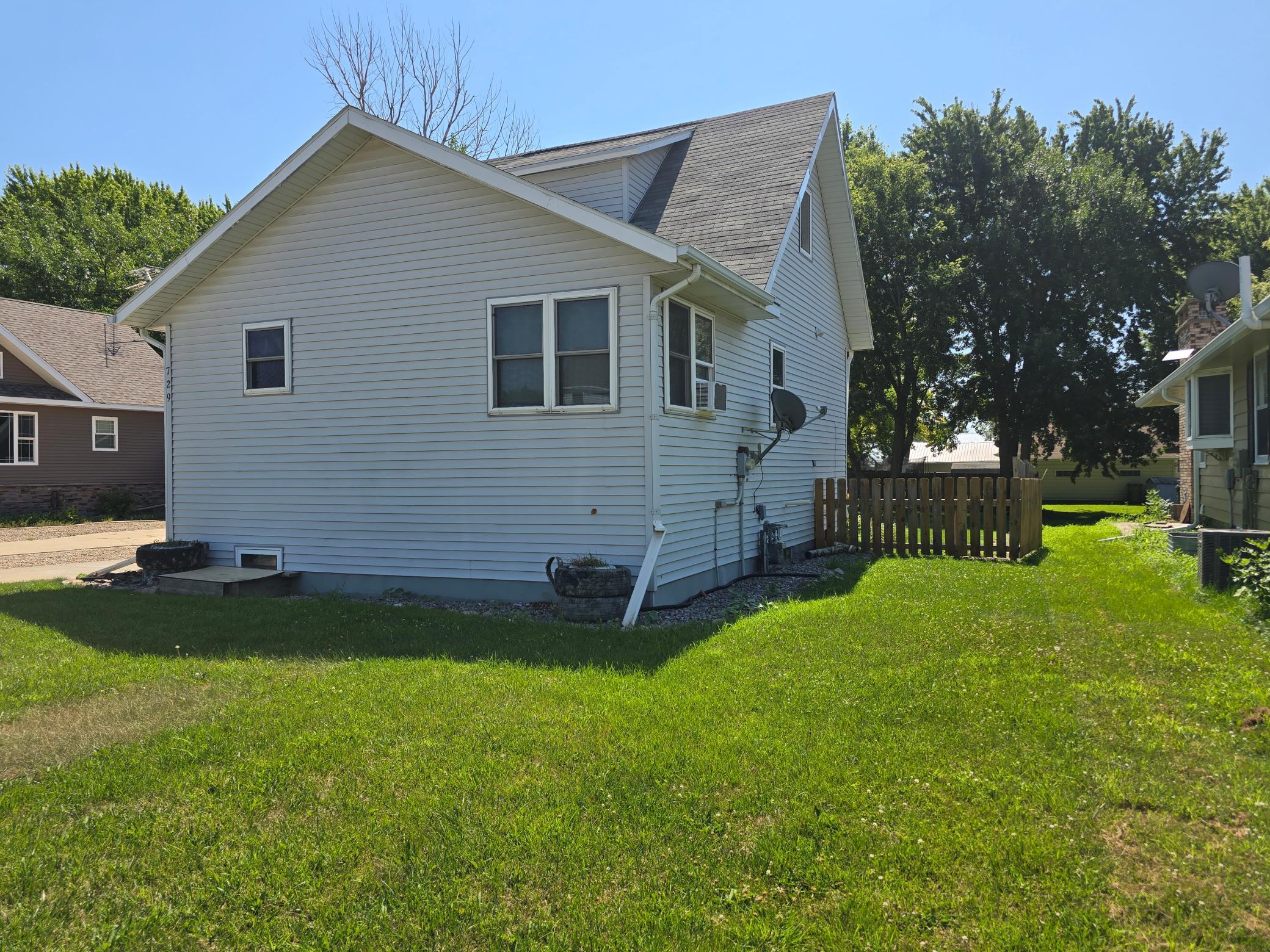 729 4th Avenue Property Photo 2