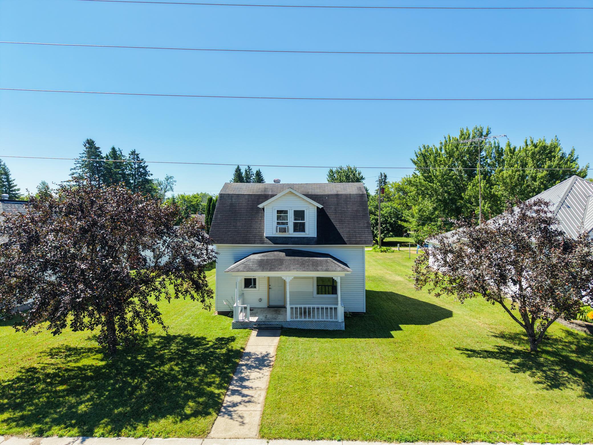 313 Minnesota Avenue E Property Photo 3