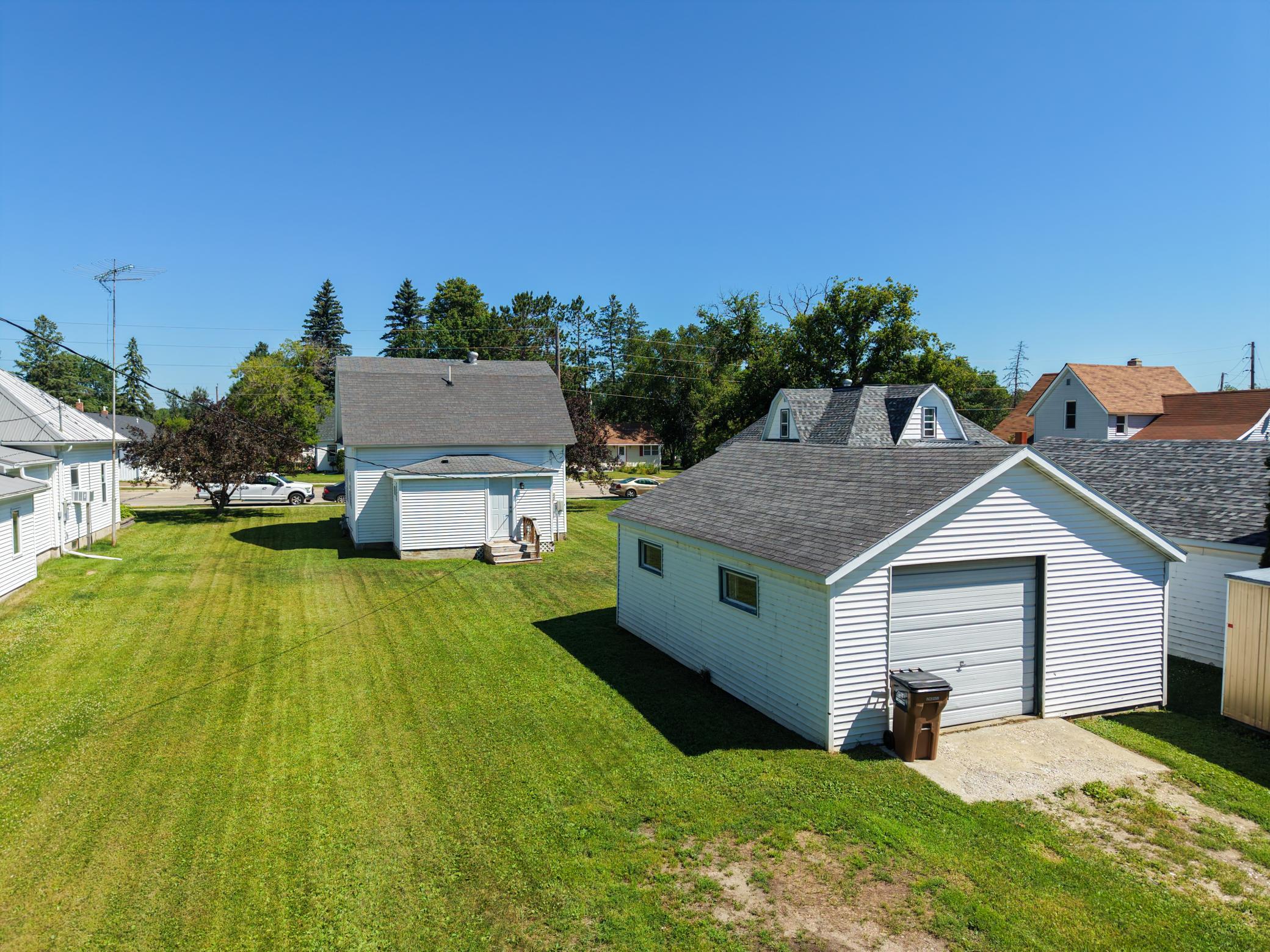313 Minnesota Avenue E Property Photo 4