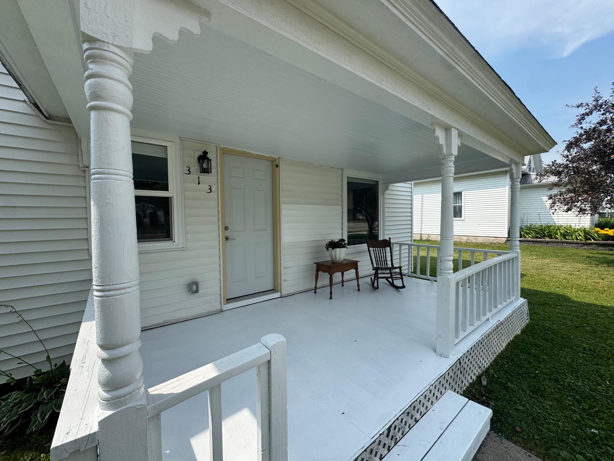313 Minnesota Avenue E Property Photo 5