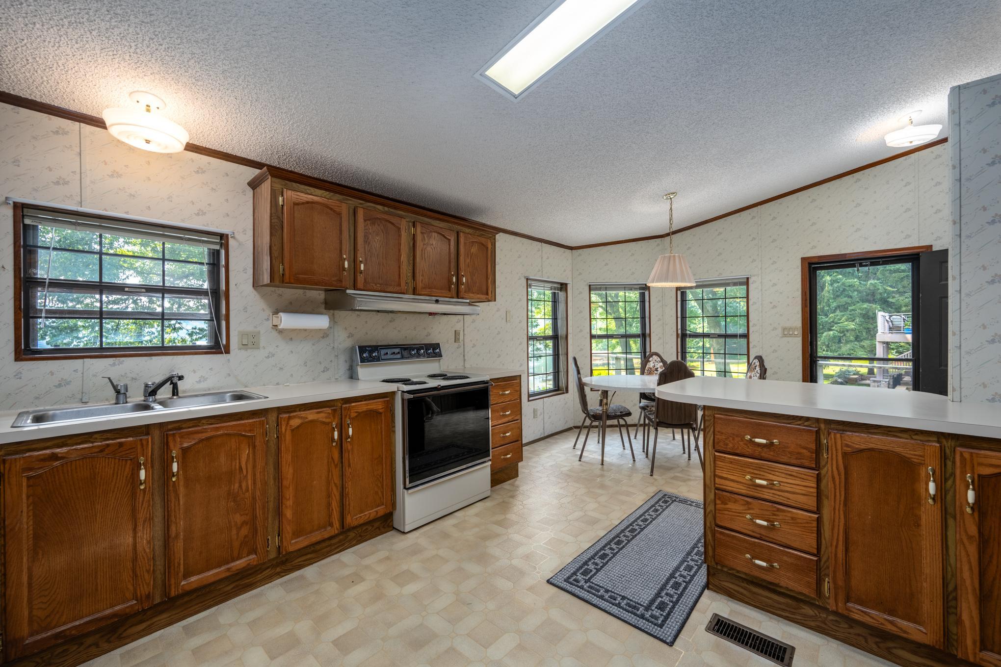 1602 168 Street Property Photo 5