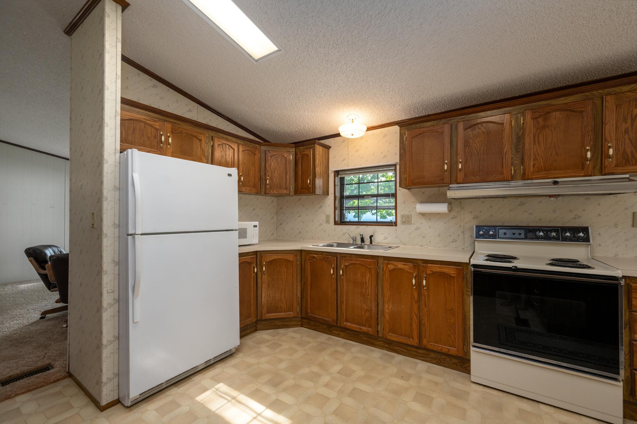 1602 168 Street Property Photo 7
