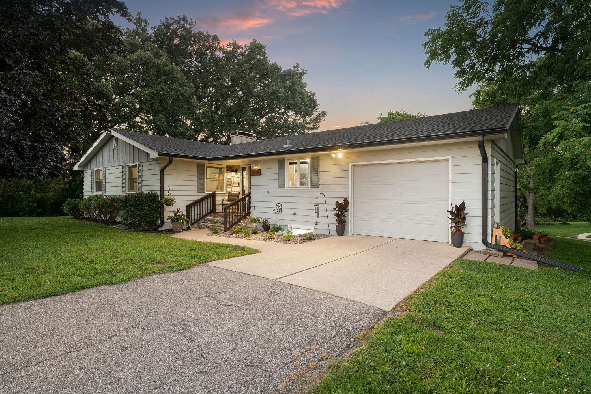 1817 S Shore Drive Property Photo 2