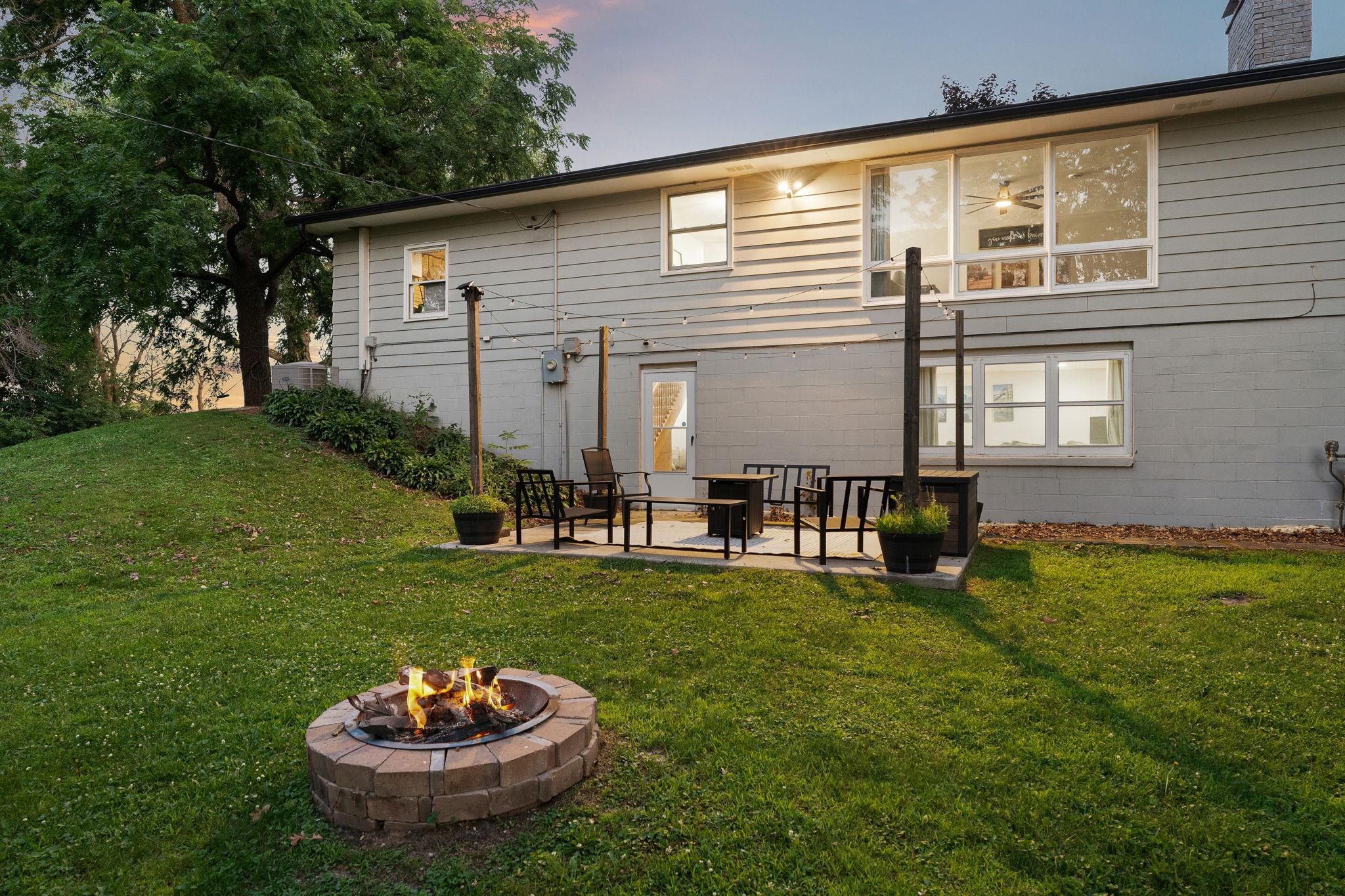 1817 S Shore Drive Property Photo 5