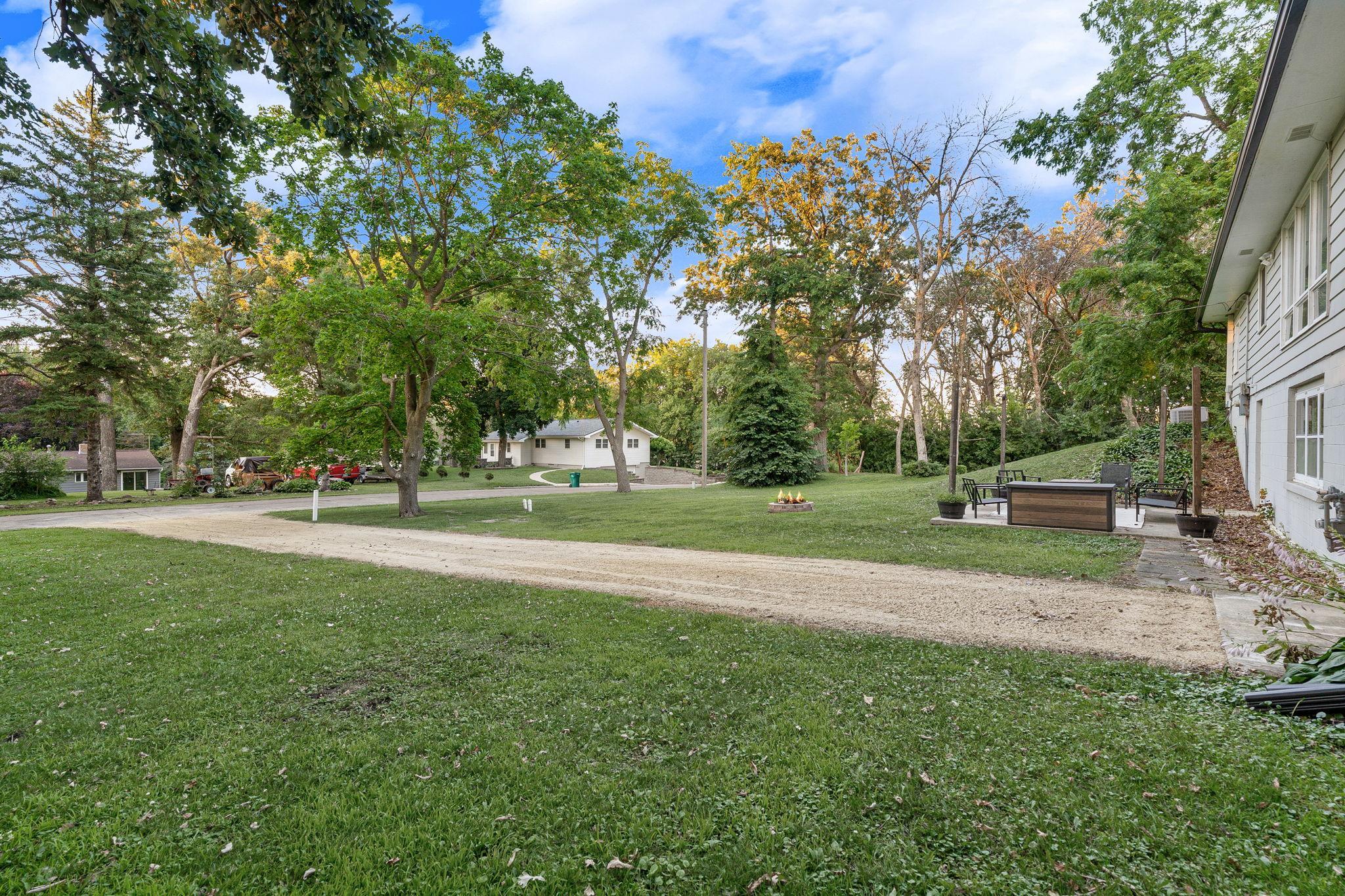 1817 S Shore Drive Property Photo 11