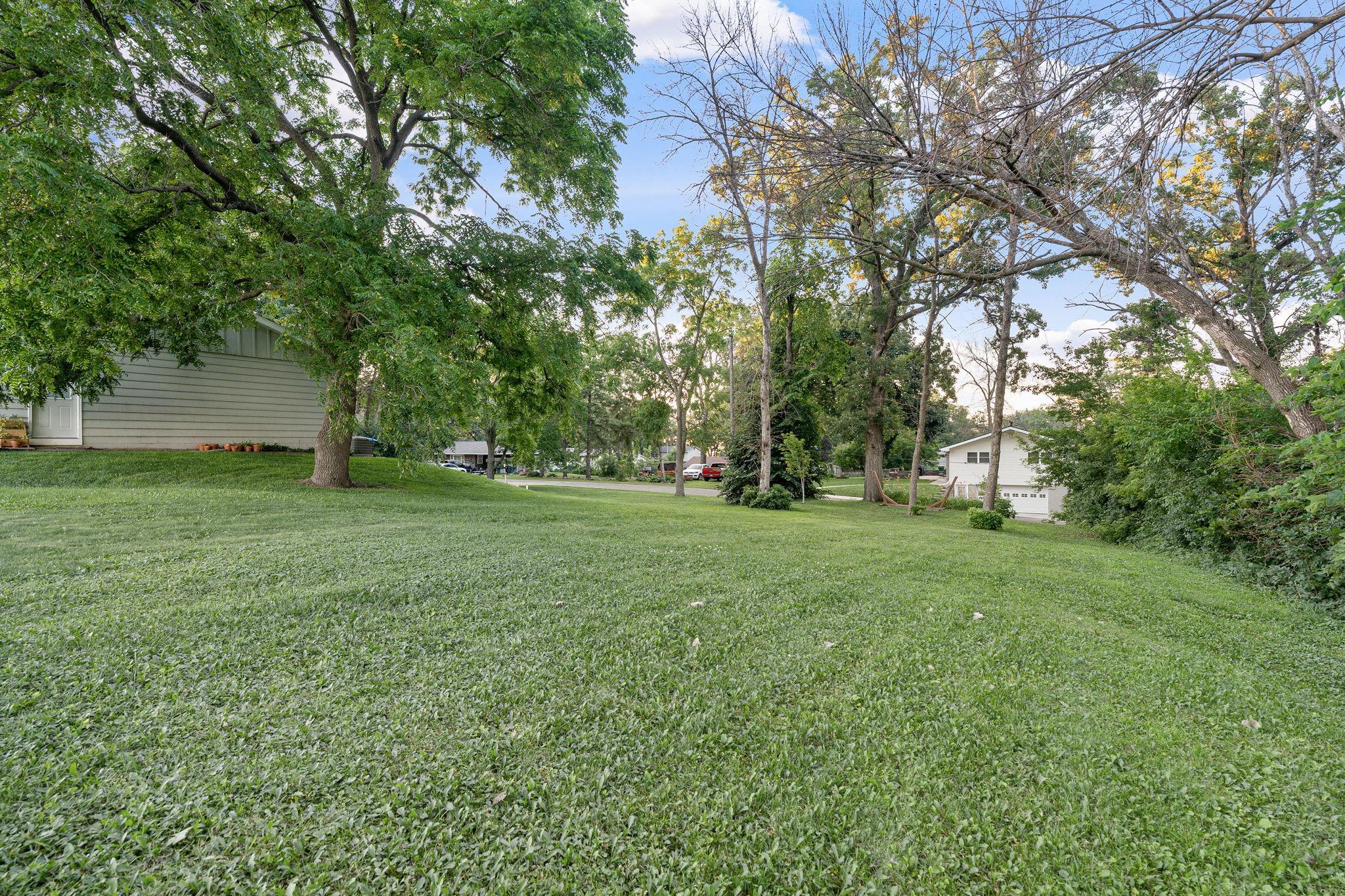 1817 S Shore Drive Property Photo 12