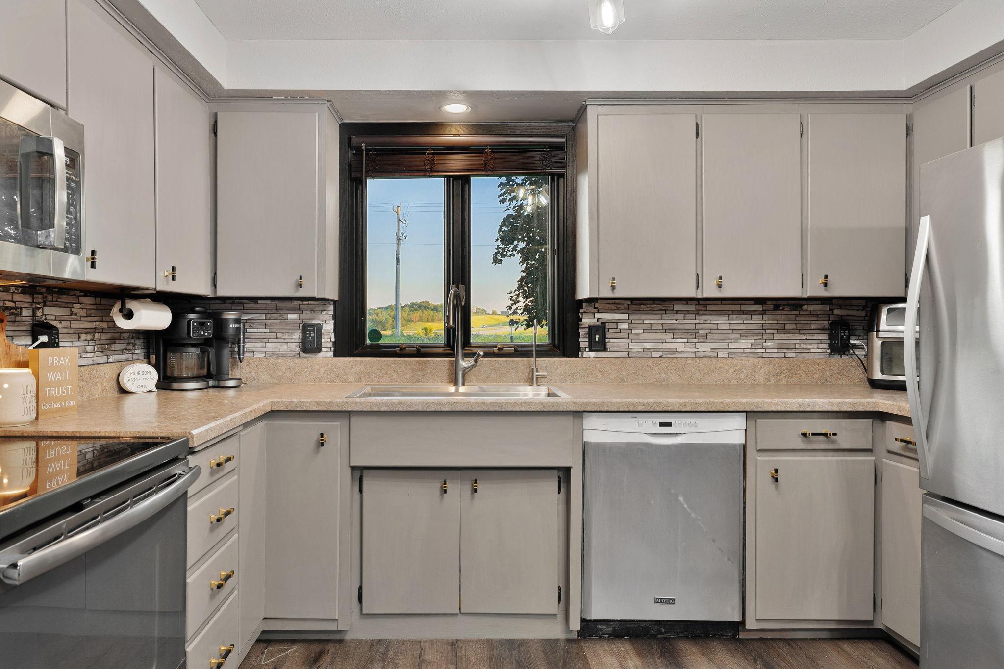 1817 S Shore Drive Property Photo 16