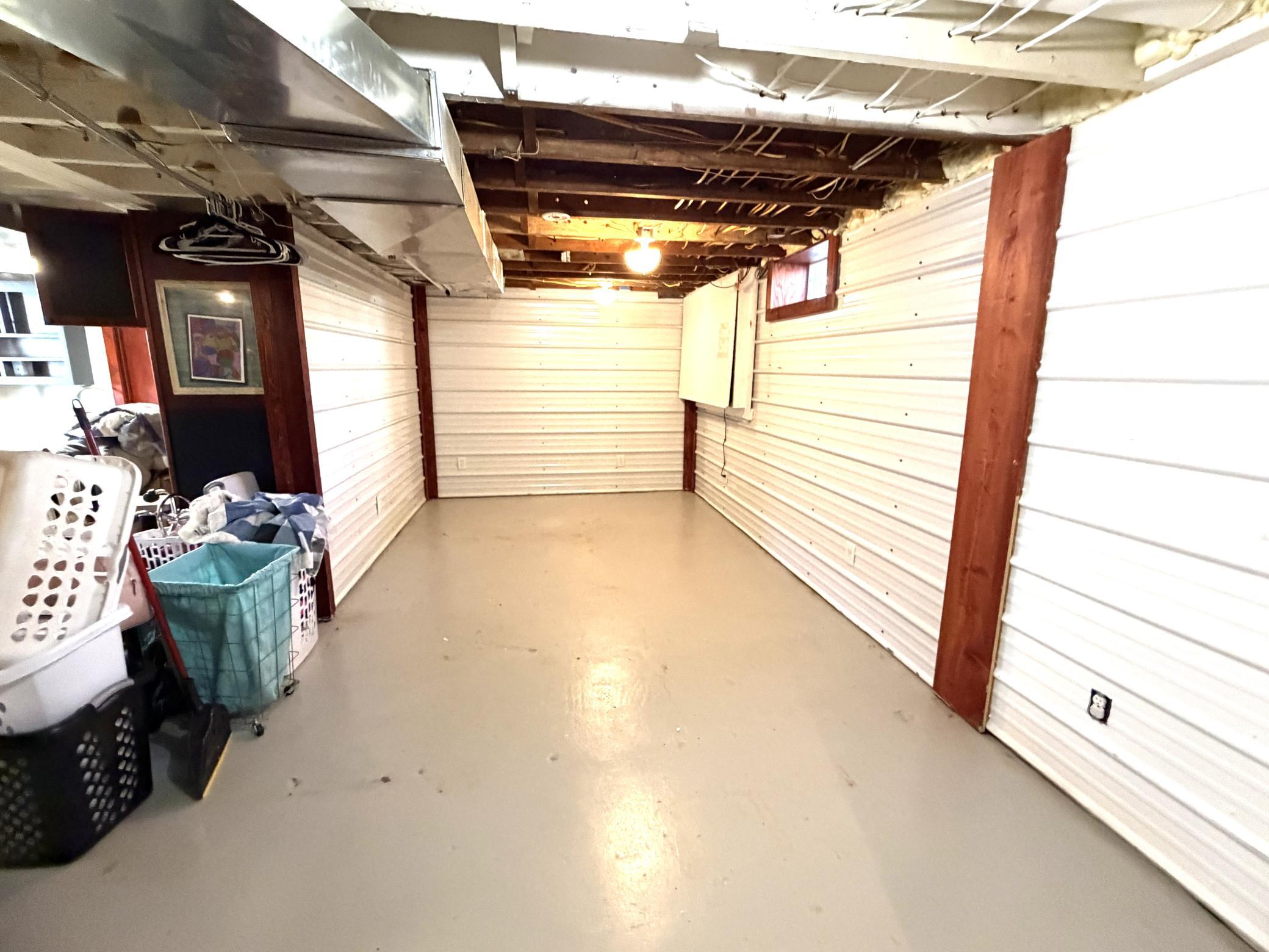 207 S Johnson Avenue Property Photo 38