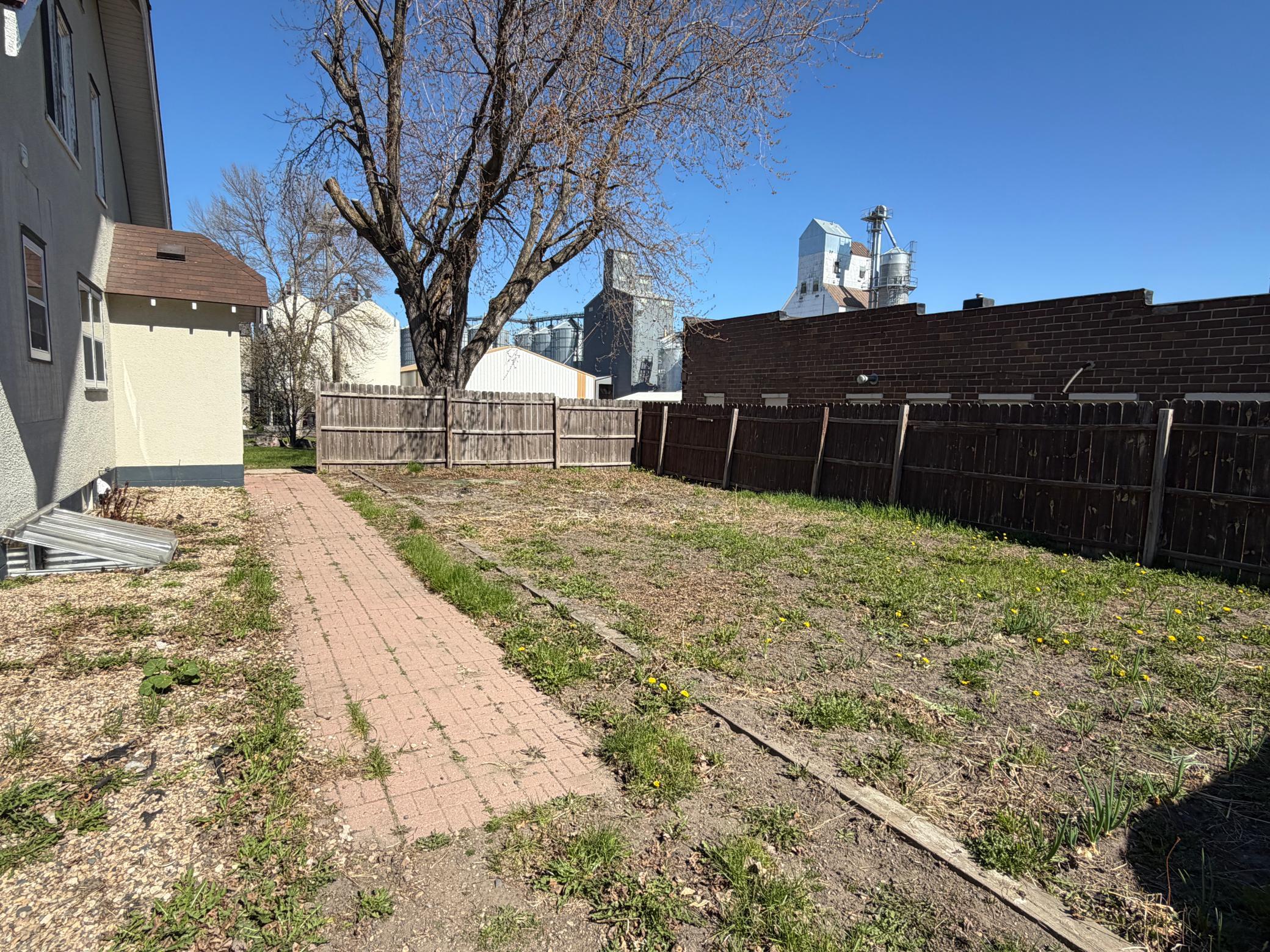 207 S Johnson Avenue Property Photo 49