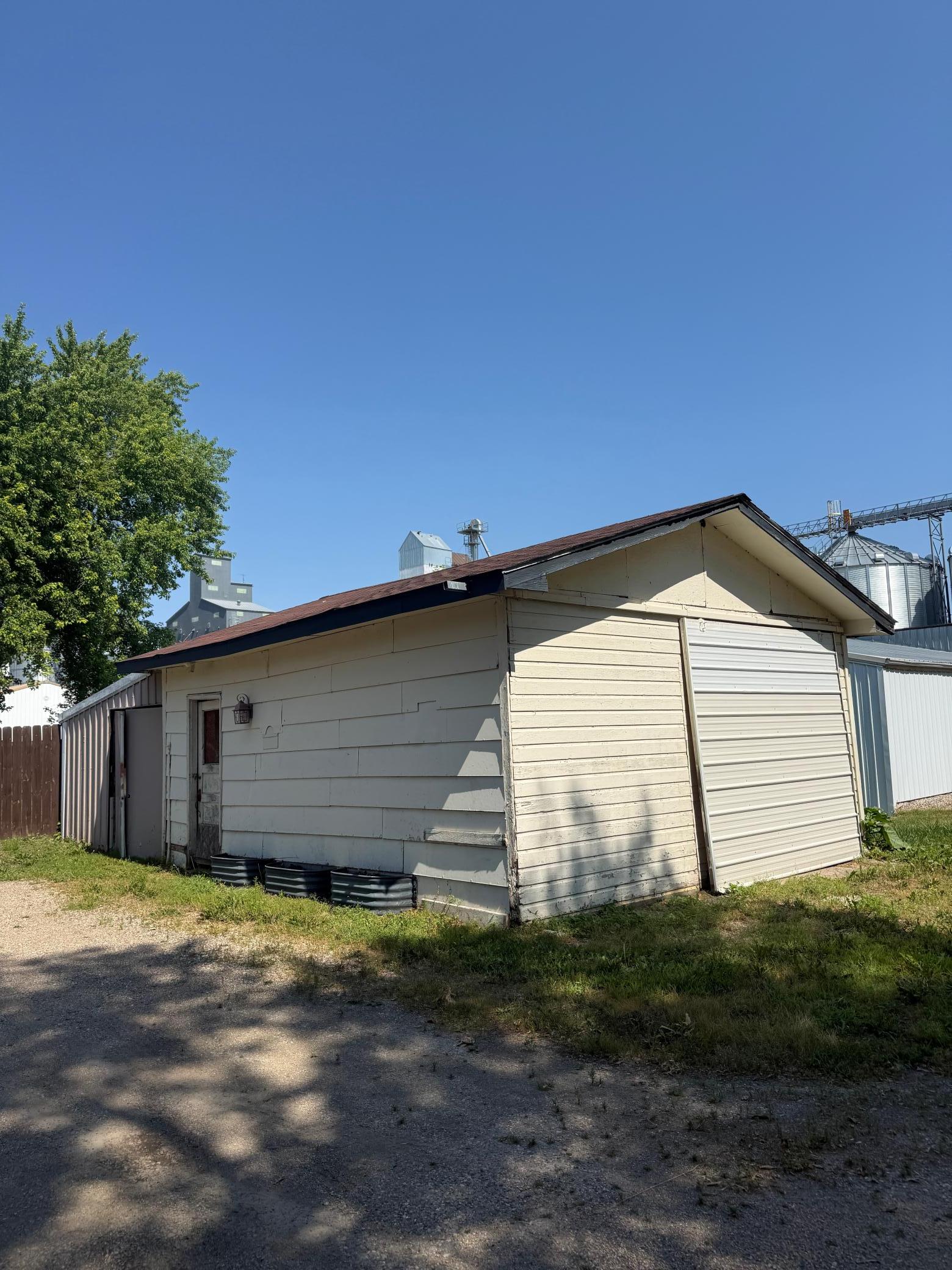 207 S Johnson Avenue Property Photo 53