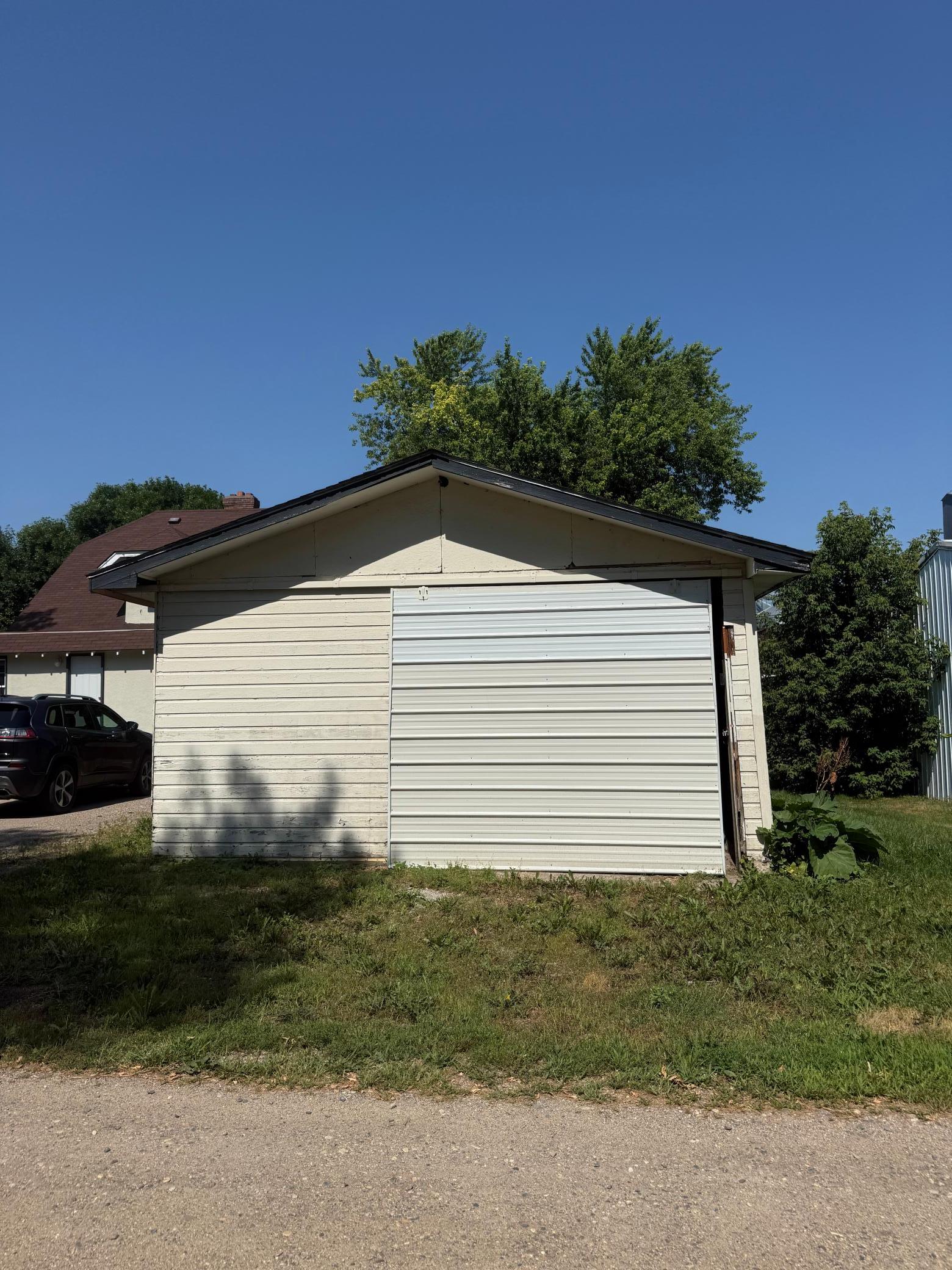 207 S Johnson Avenue Property Photo 54