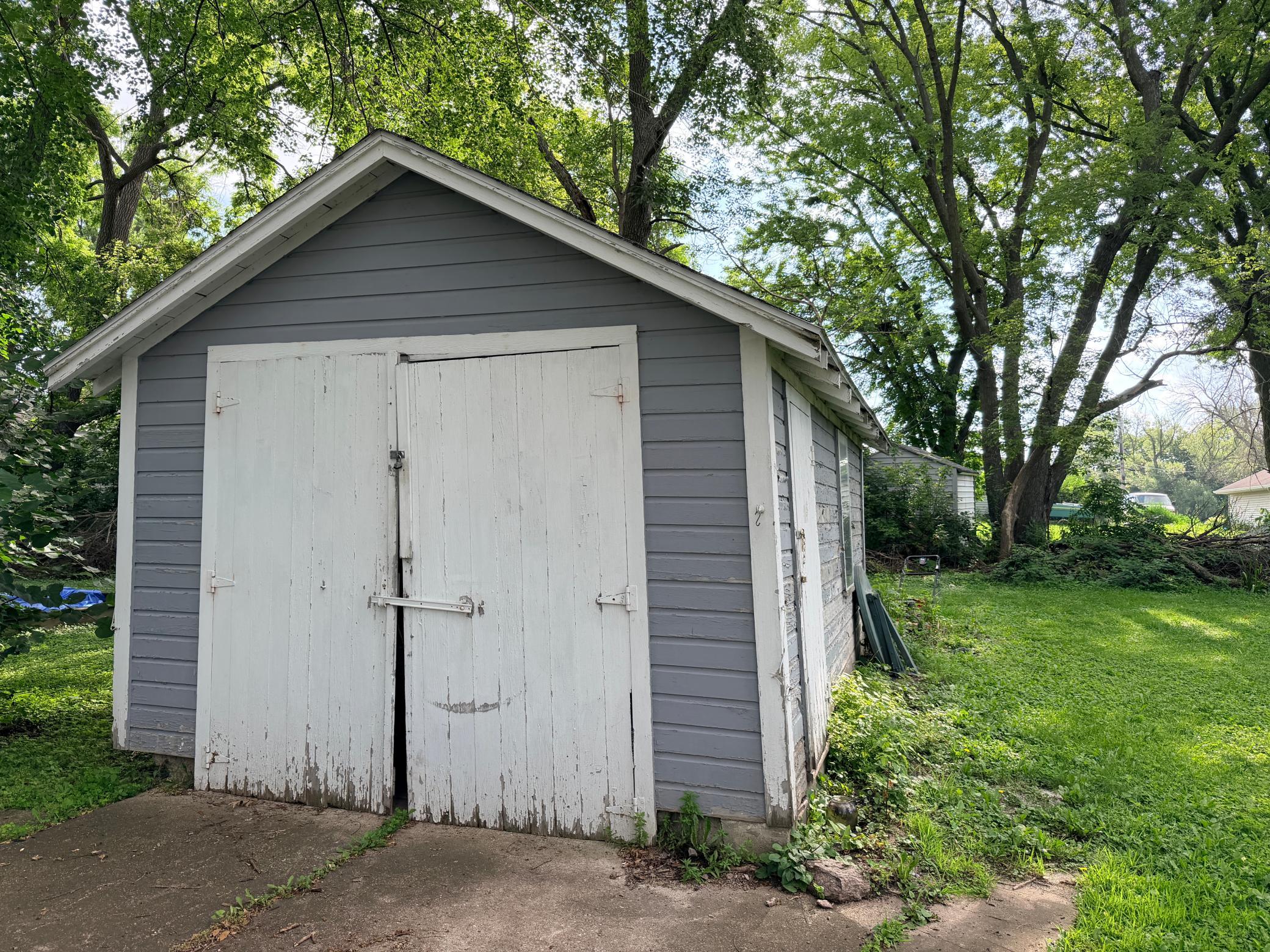 1405 S Broadway Avenue Property Photo 6