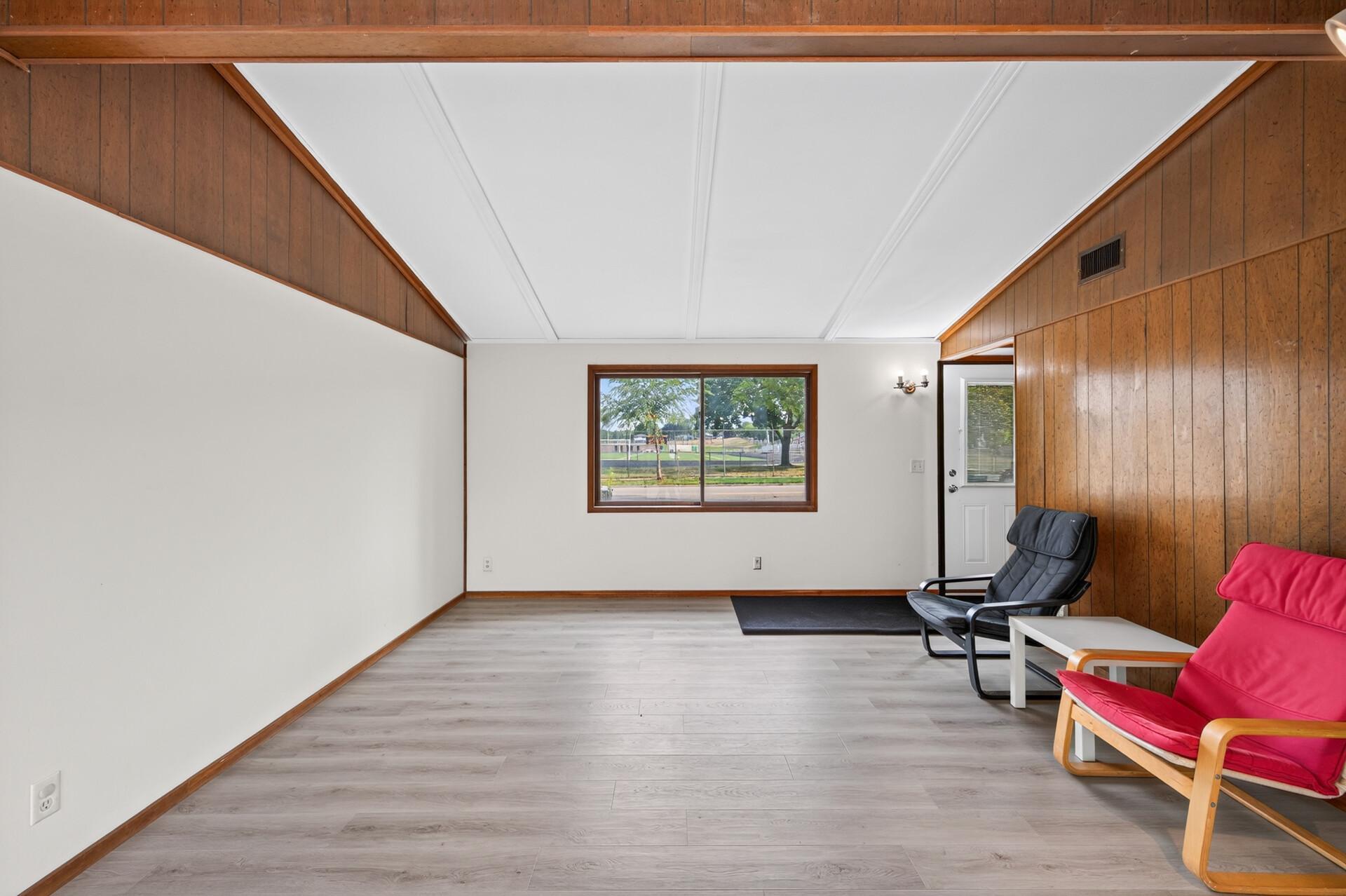 1582 3rd Street E Property Photo 7