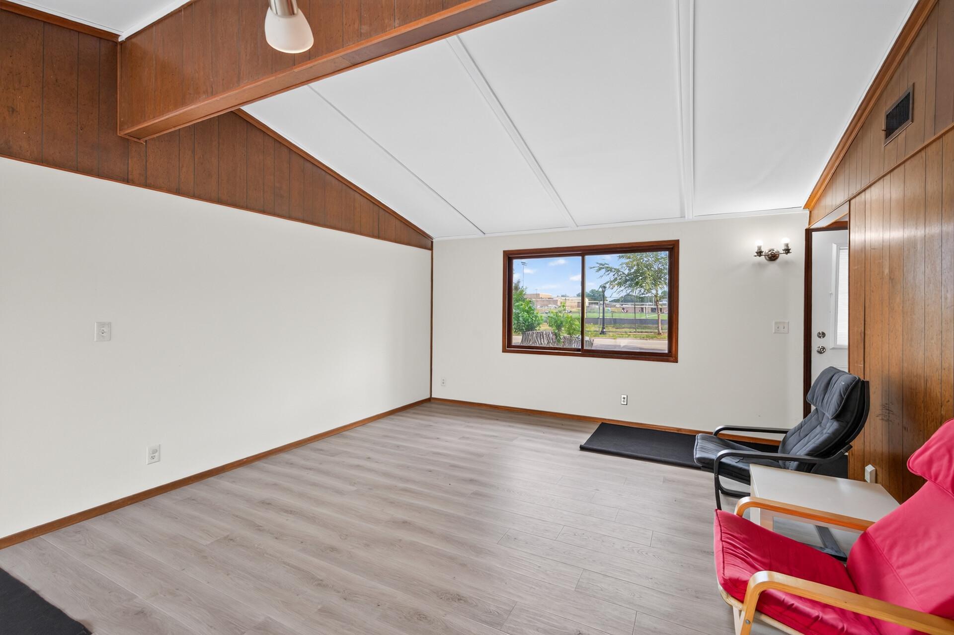 1582 3rd Street E Property Photo 8