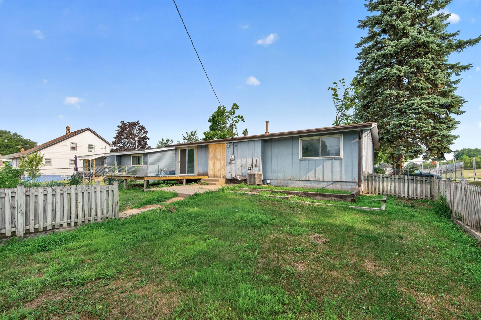 1582 3rd Street E Property Photo 40