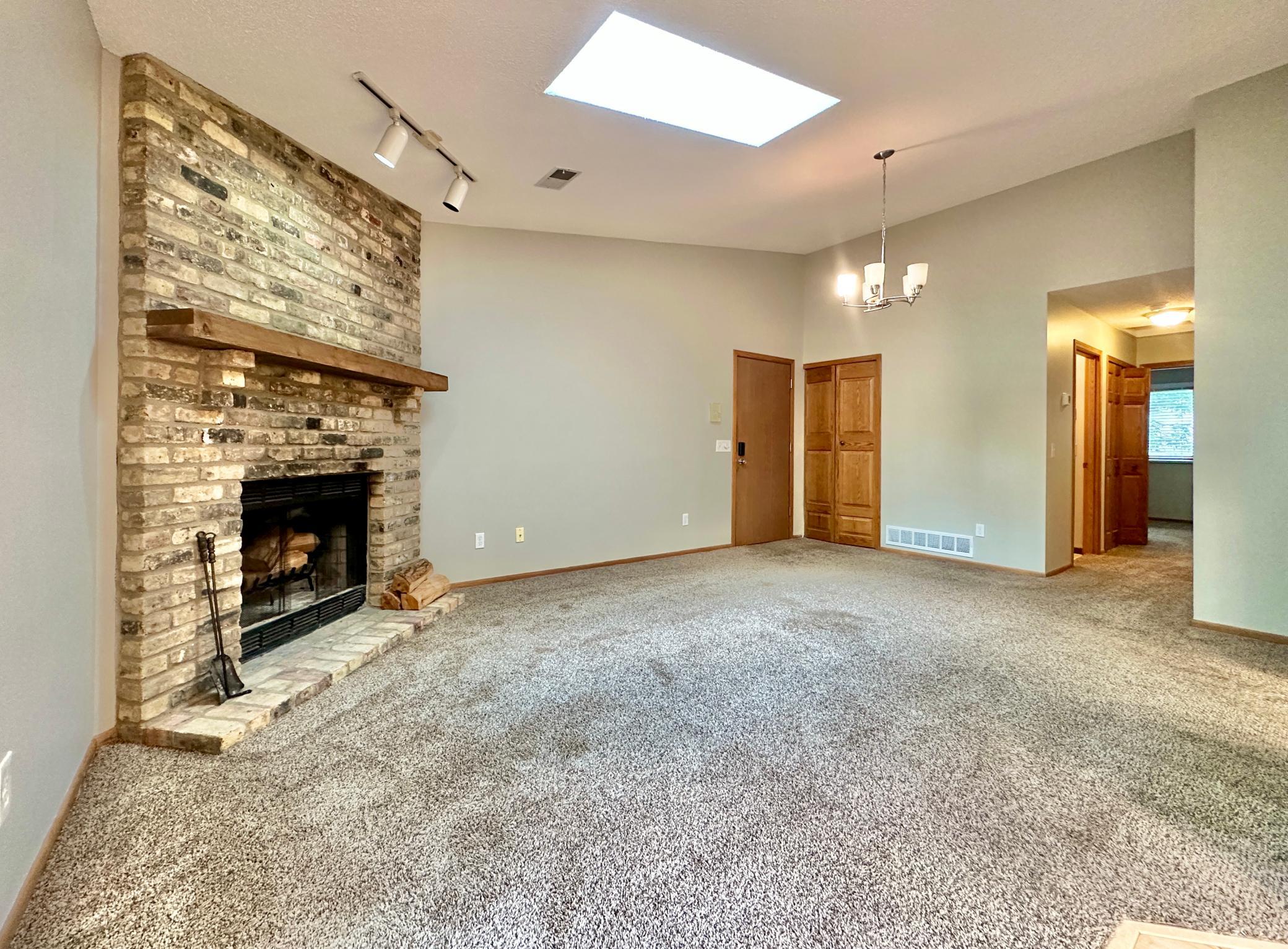 18462 Creeks Bend Drive 14 Property Photo 6