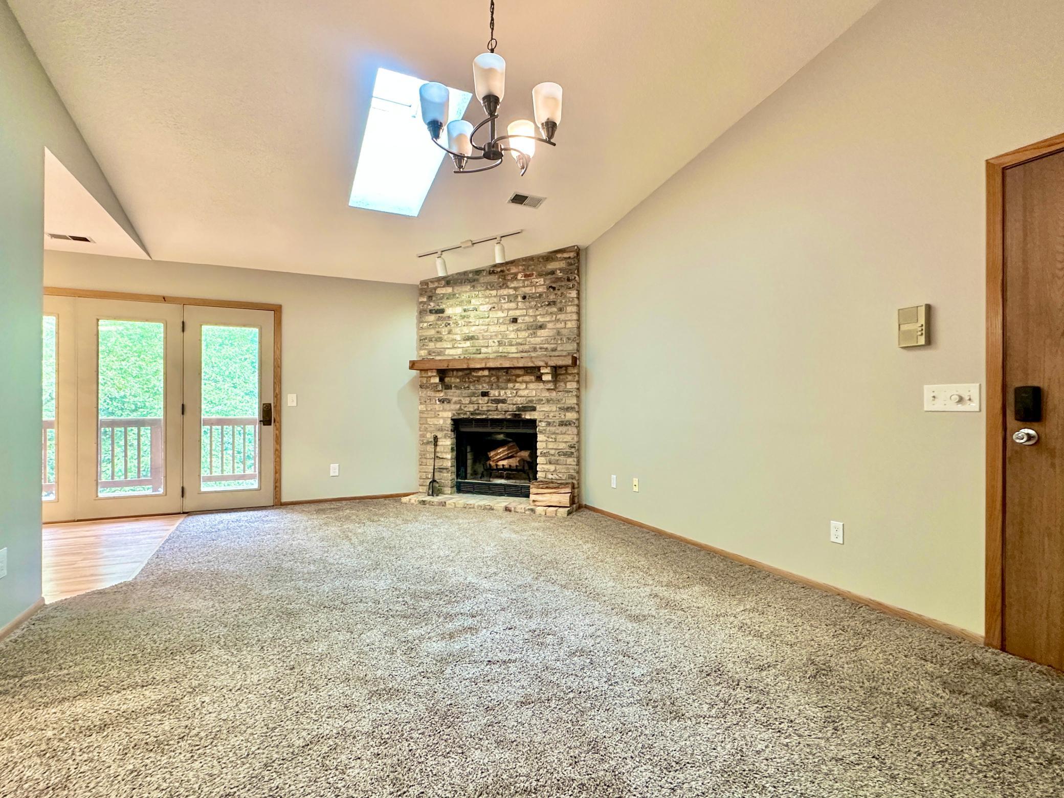 18462 Creeks Bend Drive 14 Property Photo 8