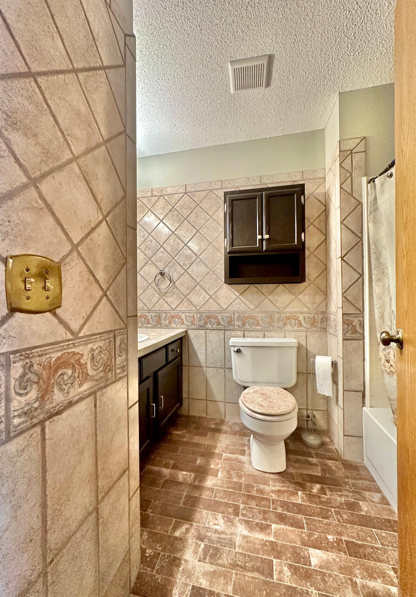 18462 Creeks Bend Drive 14 Property Photo 17