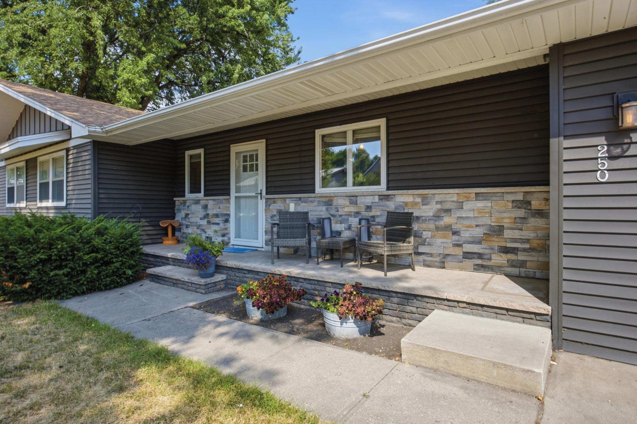 250 4th Street Property Photo 3
