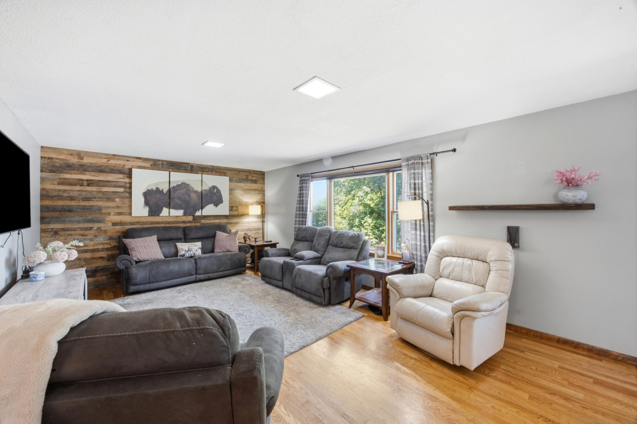 250 4th Street Property Photo 5