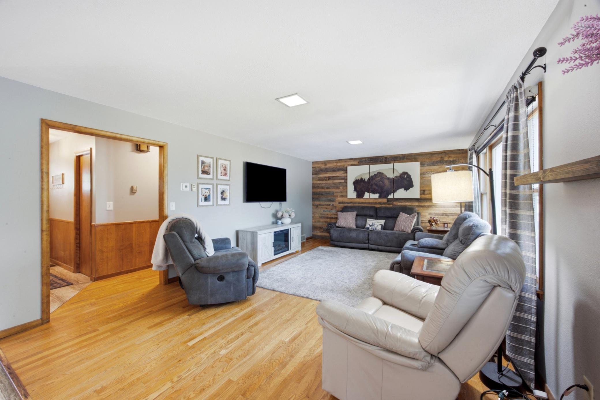 250 4th Street Property Photo 6