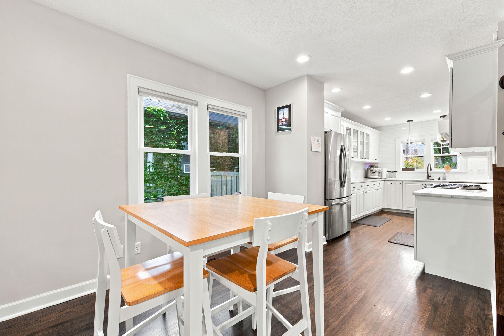 2222 Scheffer Avenue Property Photo 8