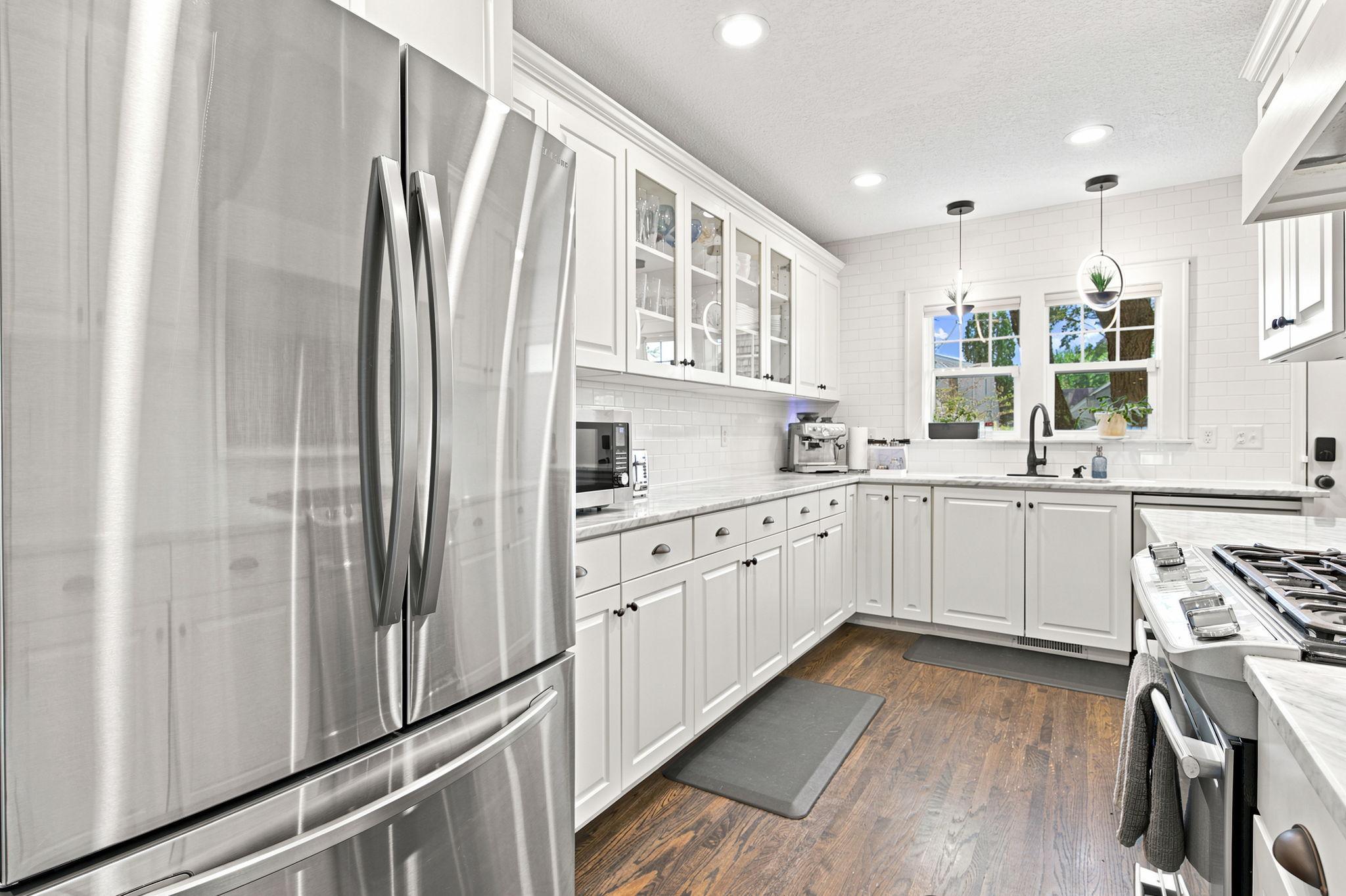 2222 Scheffer Avenue Property Photo 11