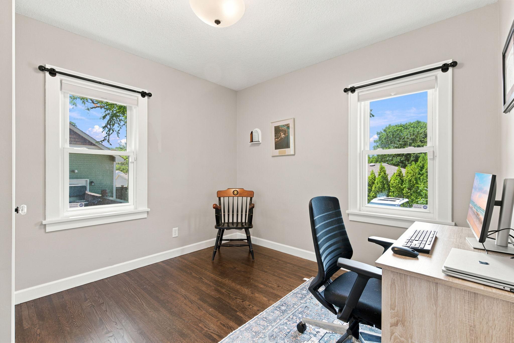 2222 Scheffer Avenue Property Photo 12