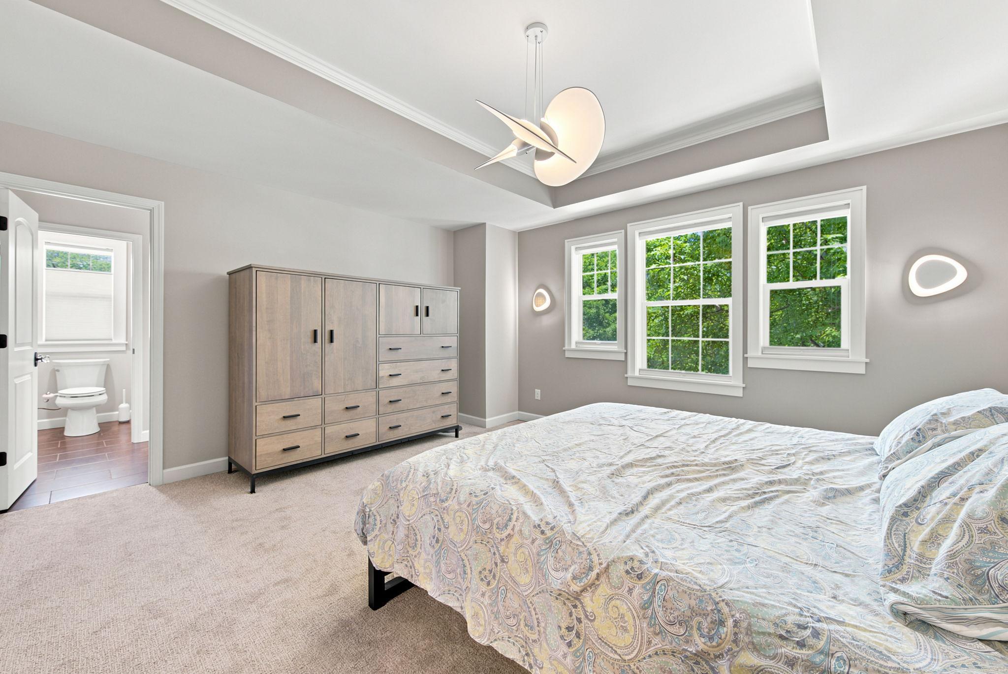 2222 Scheffer Avenue Property Photo 14