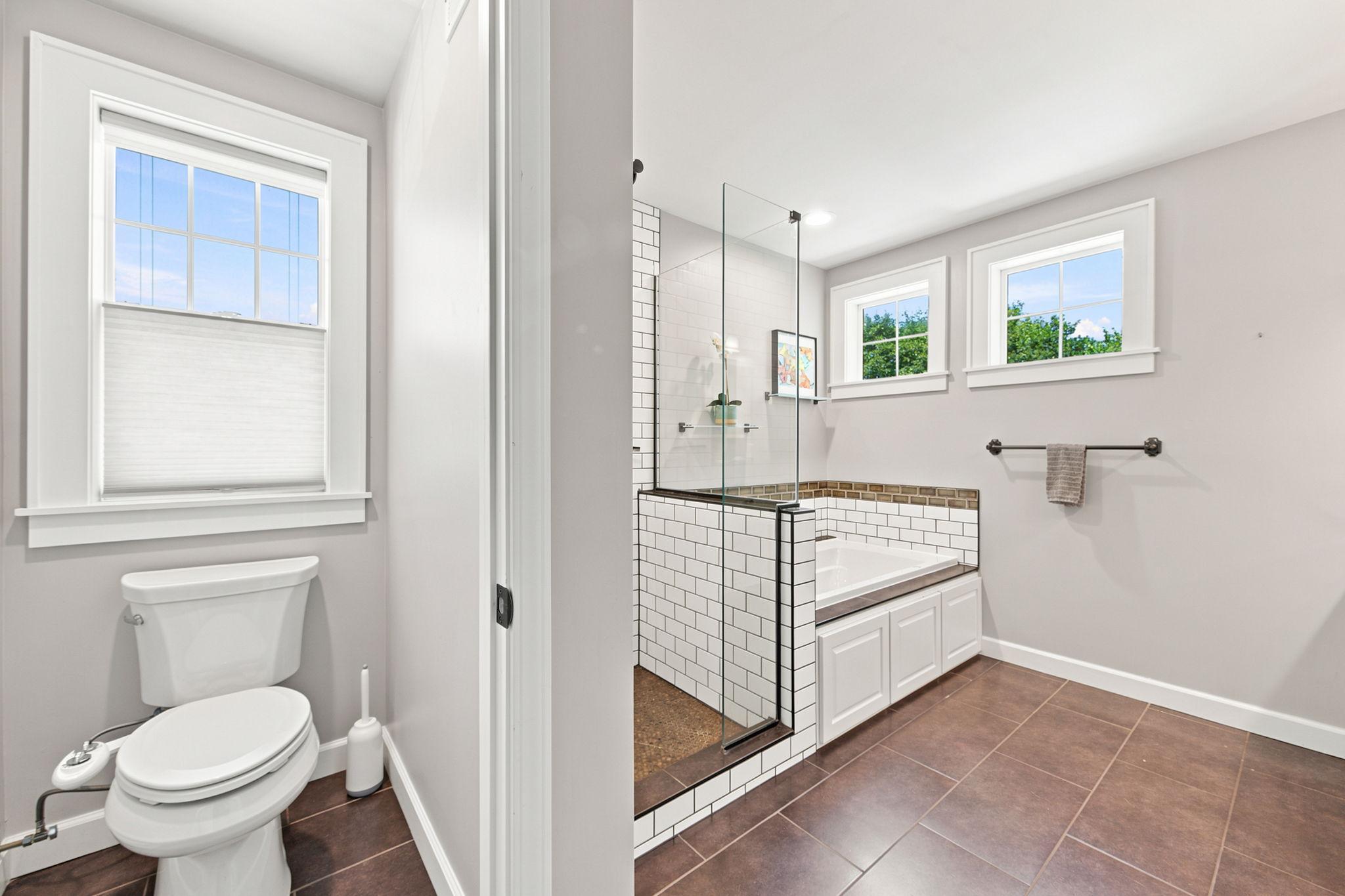 2222 Scheffer Avenue Property Photo 16