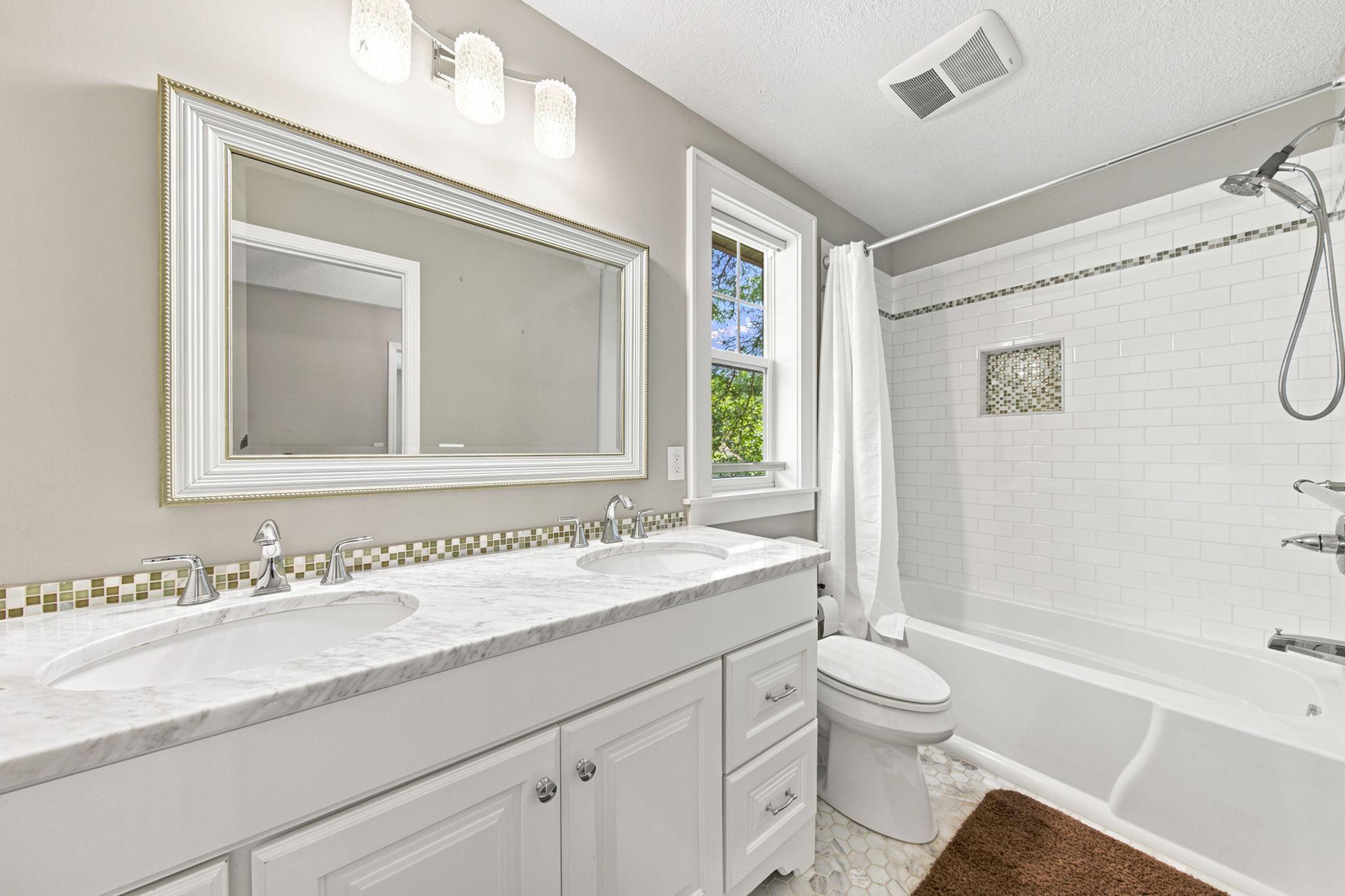2222 Scheffer Avenue Property Photo 21