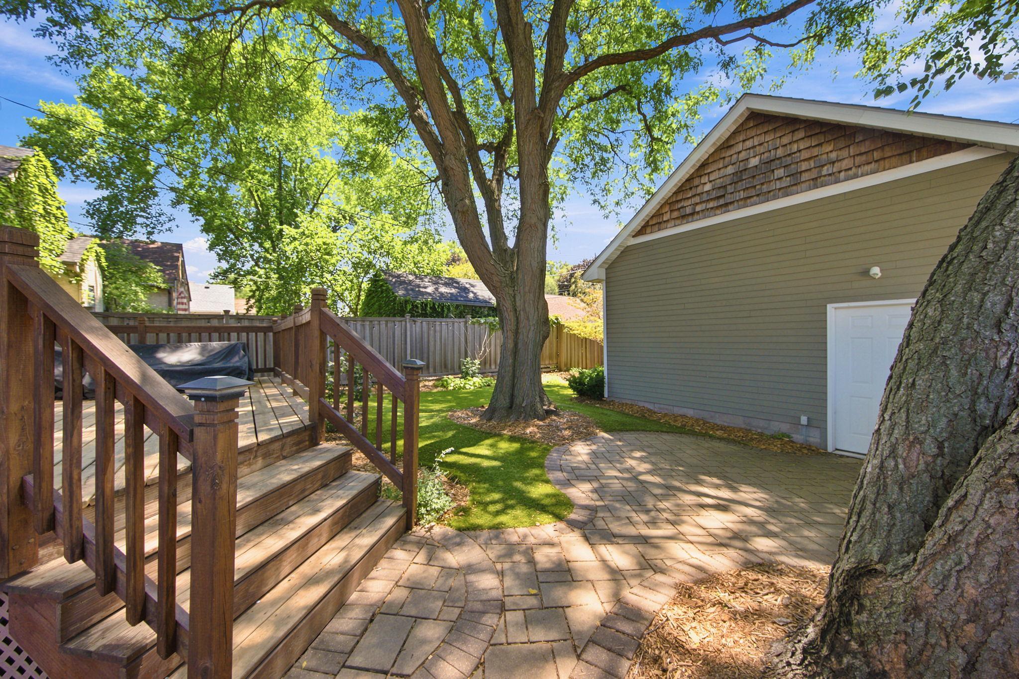 2222 Scheffer Avenue Property Photo 28