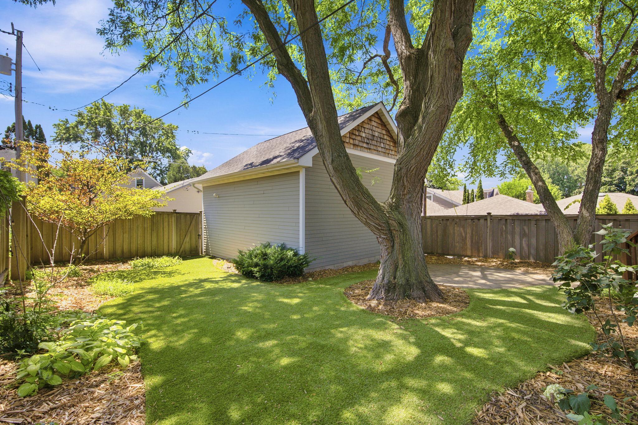2222 Scheffer Avenue Property Photo 30