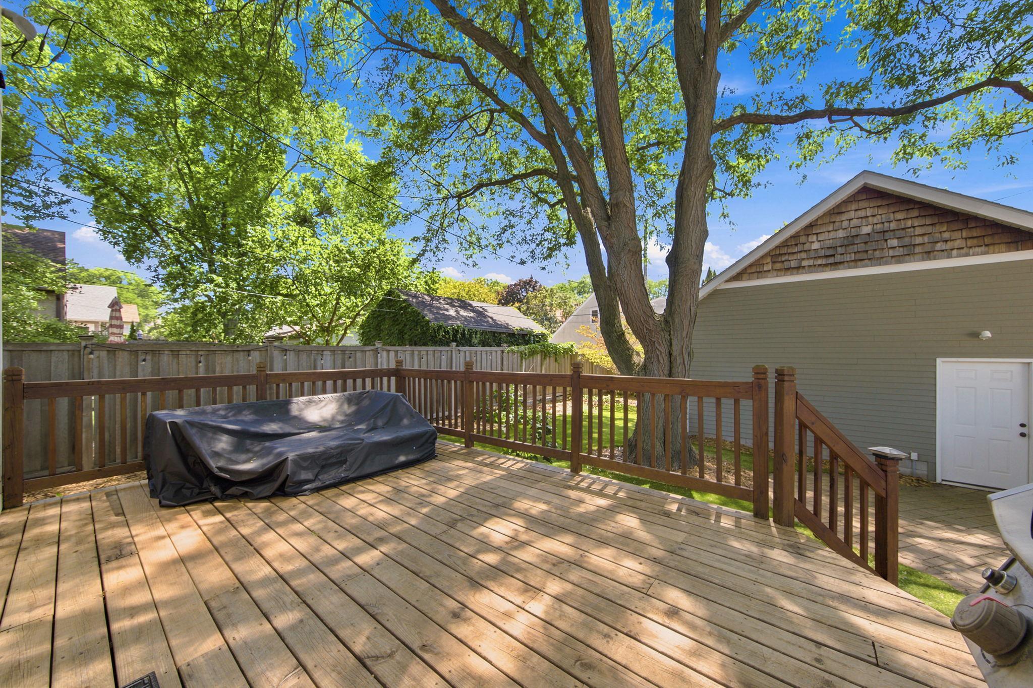 2222 Scheffer Avenue Property Photo 31