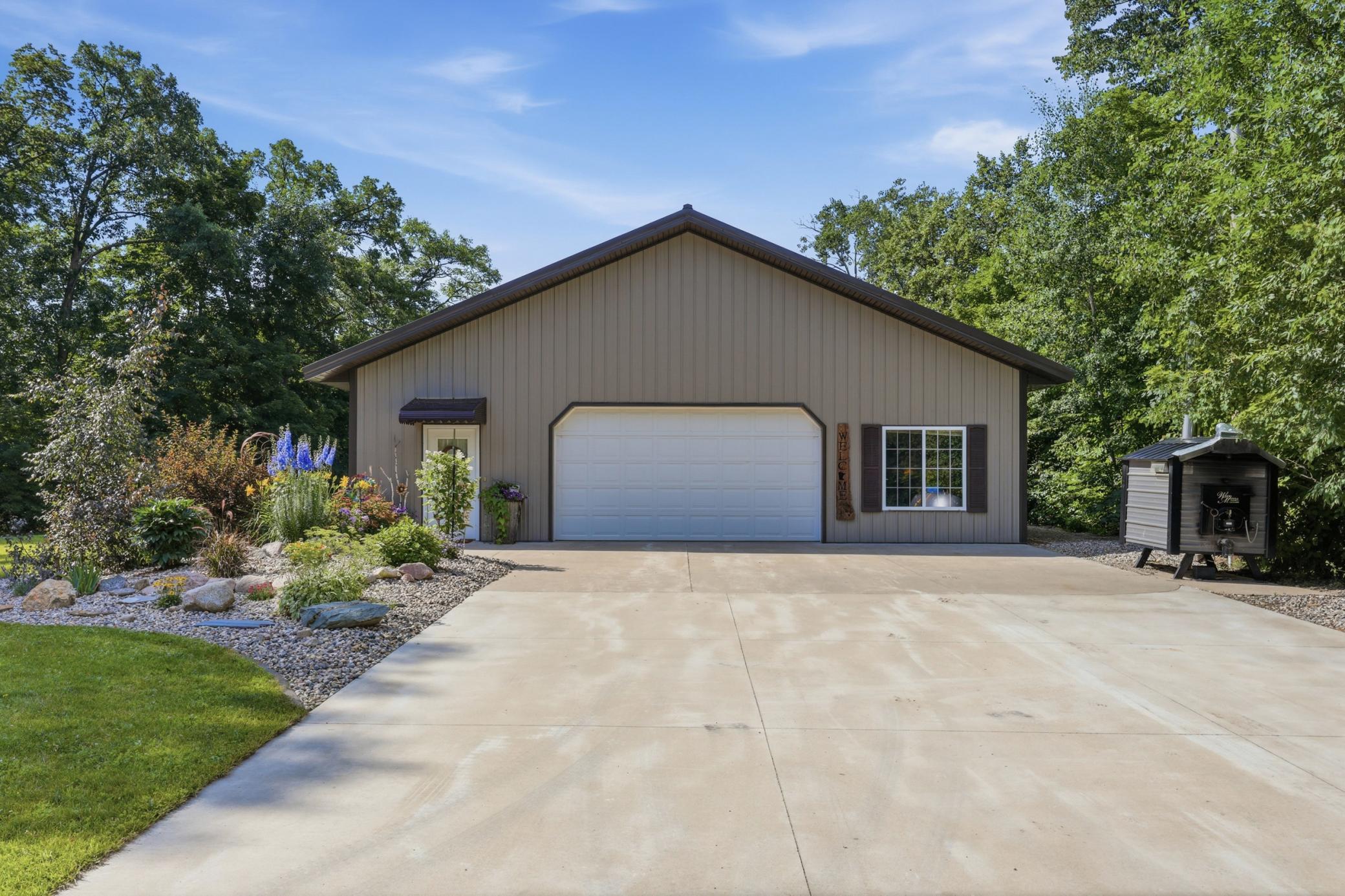 32955 Carlson Drive Property Photo 6
