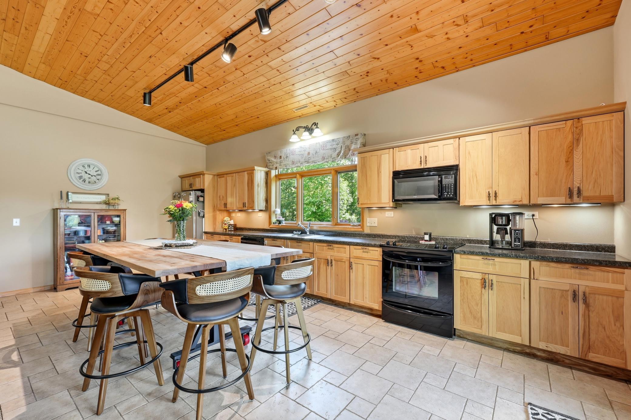 32955 Carlson Drive Property Photo 8
