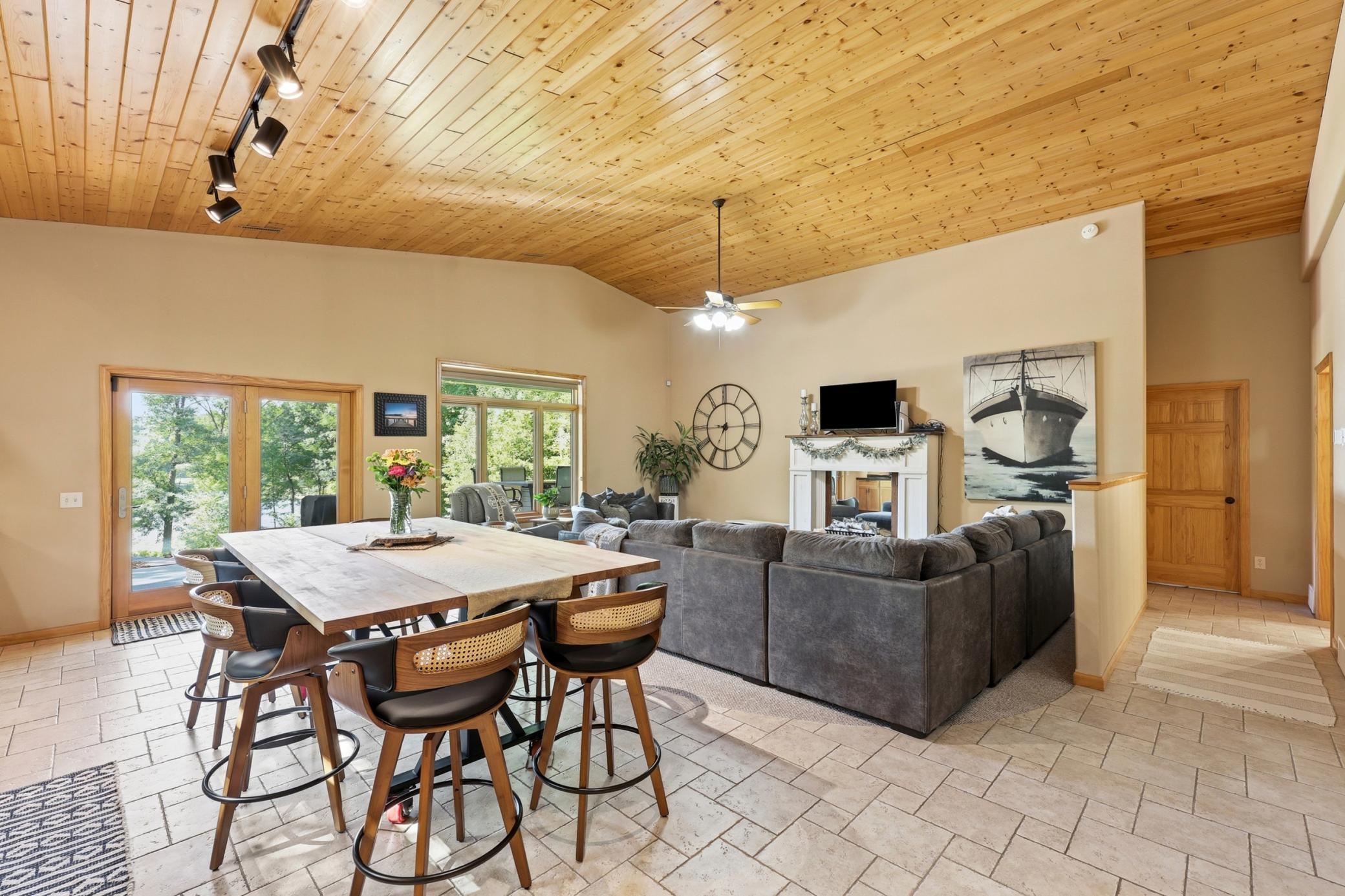 32955 Carlson Drive Property Photo 11