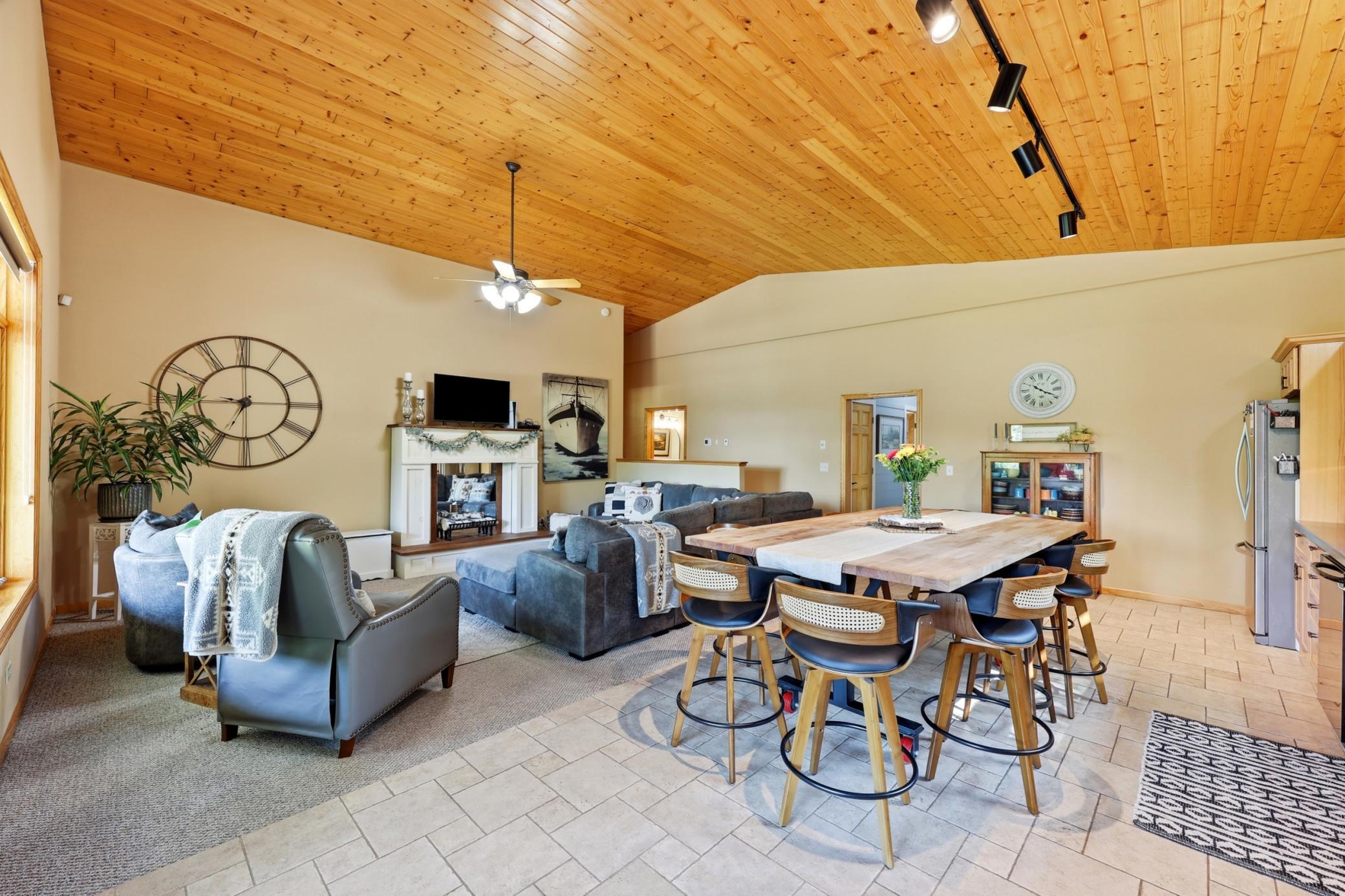 32955 Carlson Drive Property Photo 12