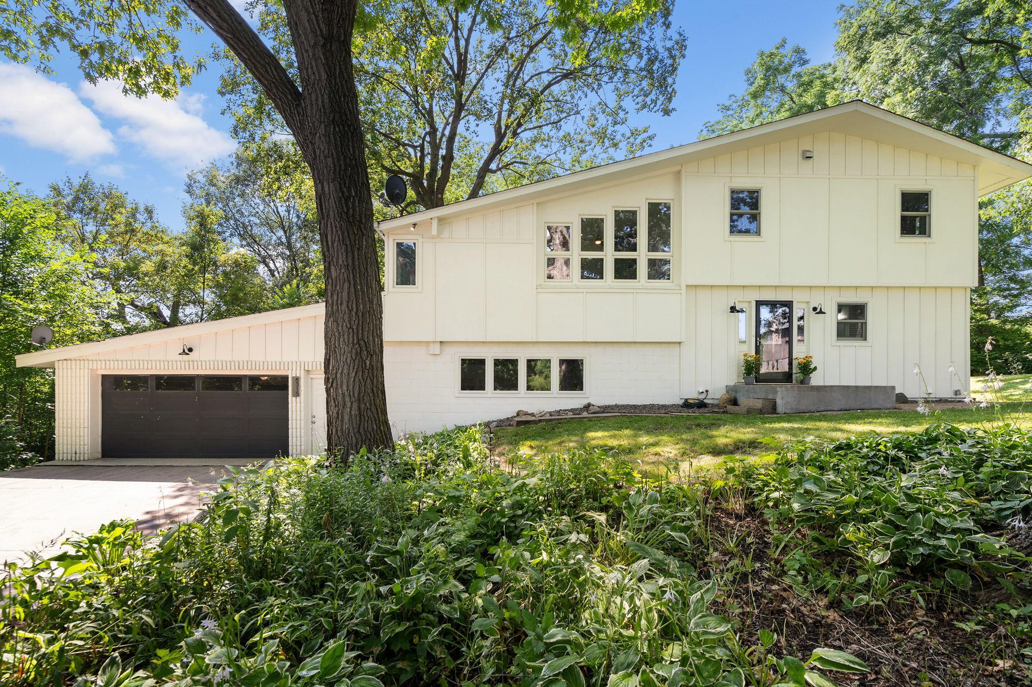 8315 Greenfield Road Property Photo 2