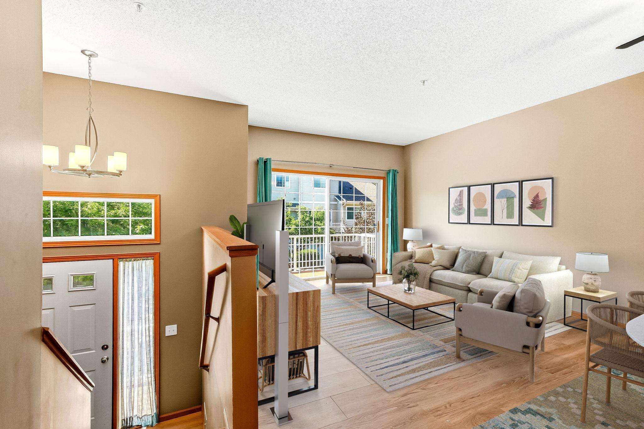 428 Willoughby Way W Property Photo 4