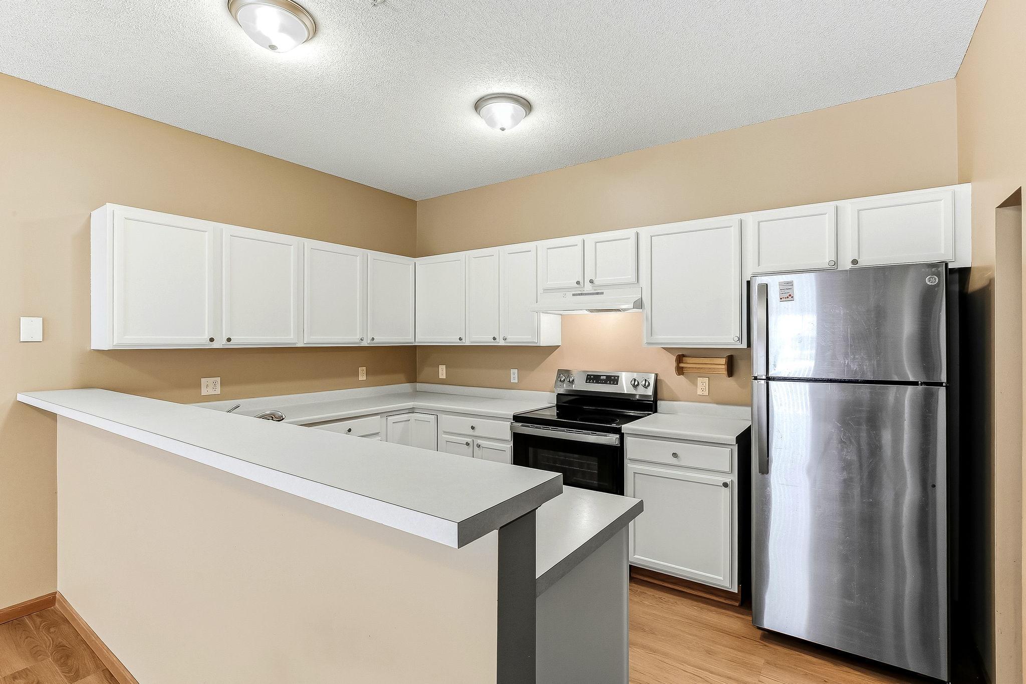 428 Willoughby Way W Property Photo 10