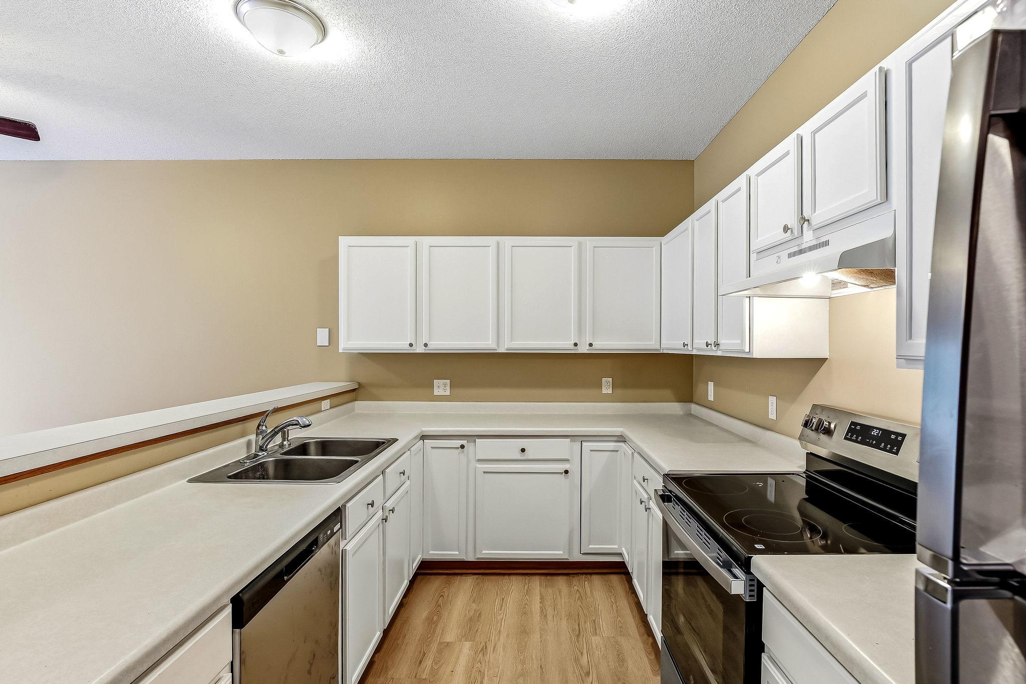 428 Willoughby Way W Property Photo 11