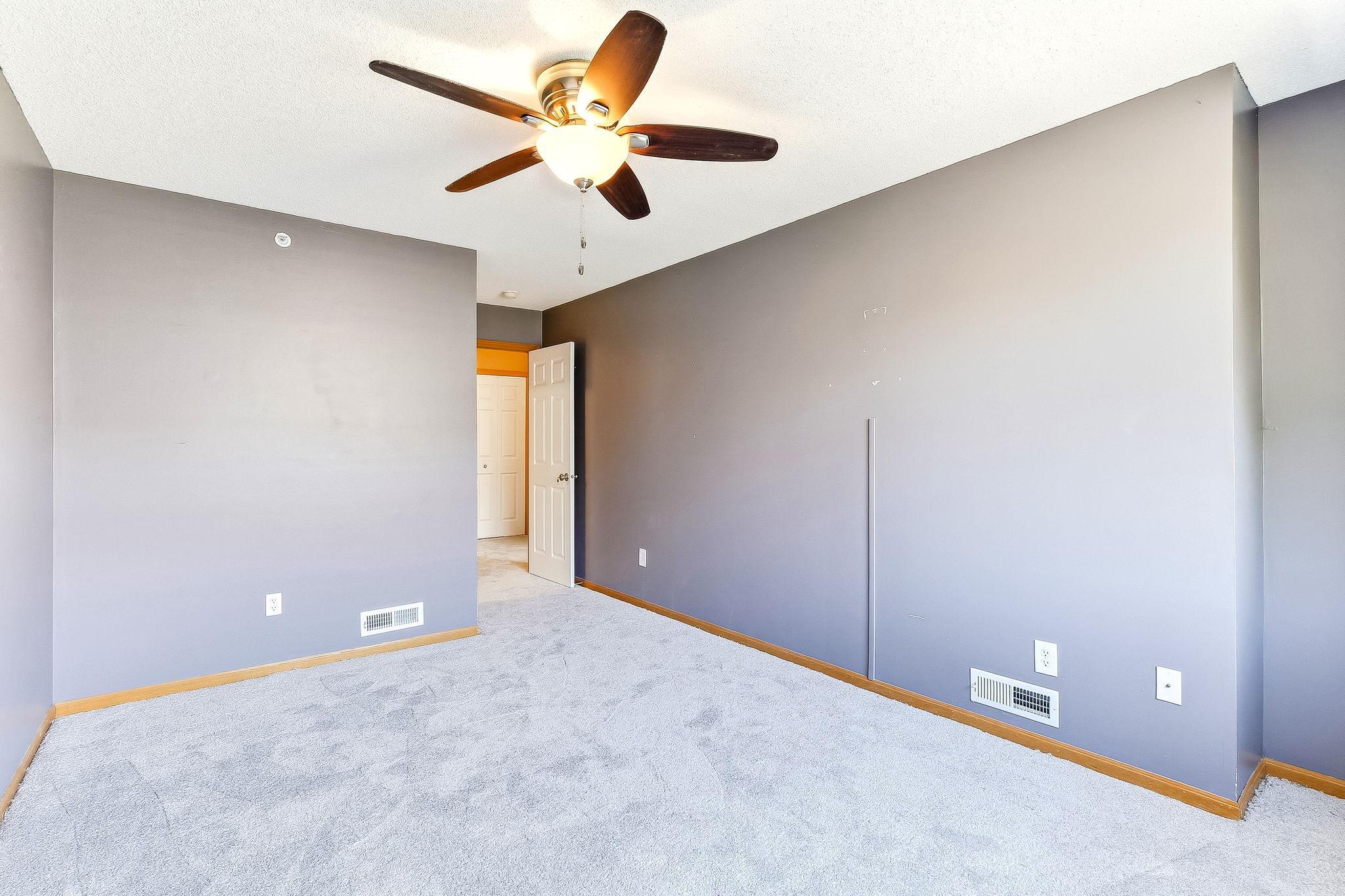 428 Willoughby Way W Property Photo 16