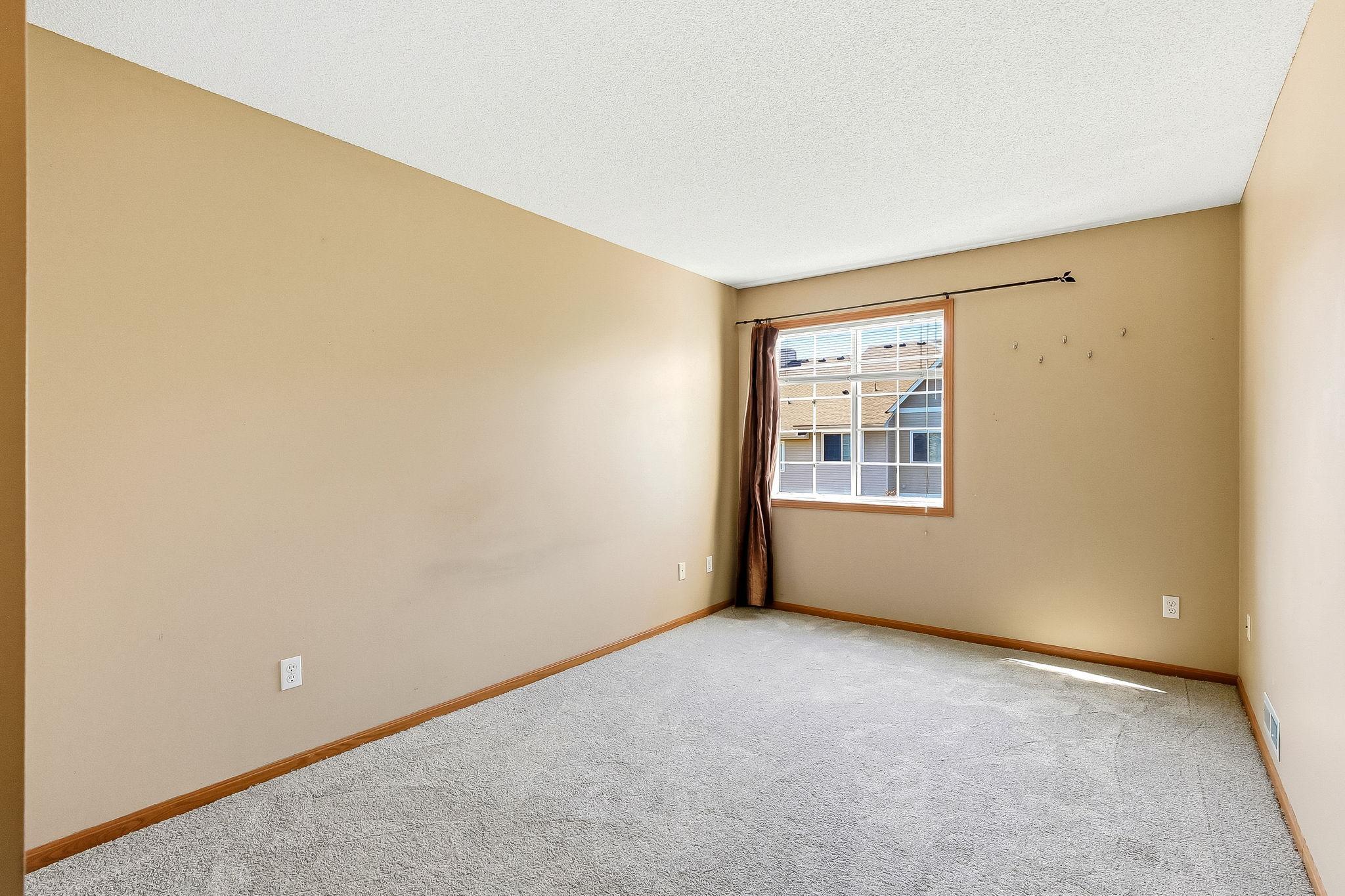 428 Willoughby Way W Property Photo 22